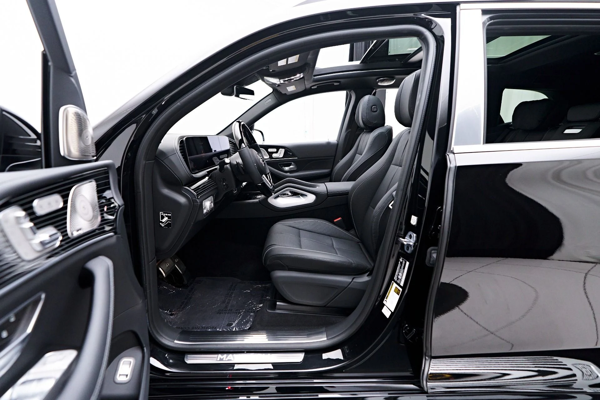 mph041_1336246051_Used_2023_Mercedes_Benz_GLS_Maybach_GLS_600_1762799282_b6b0b408cc