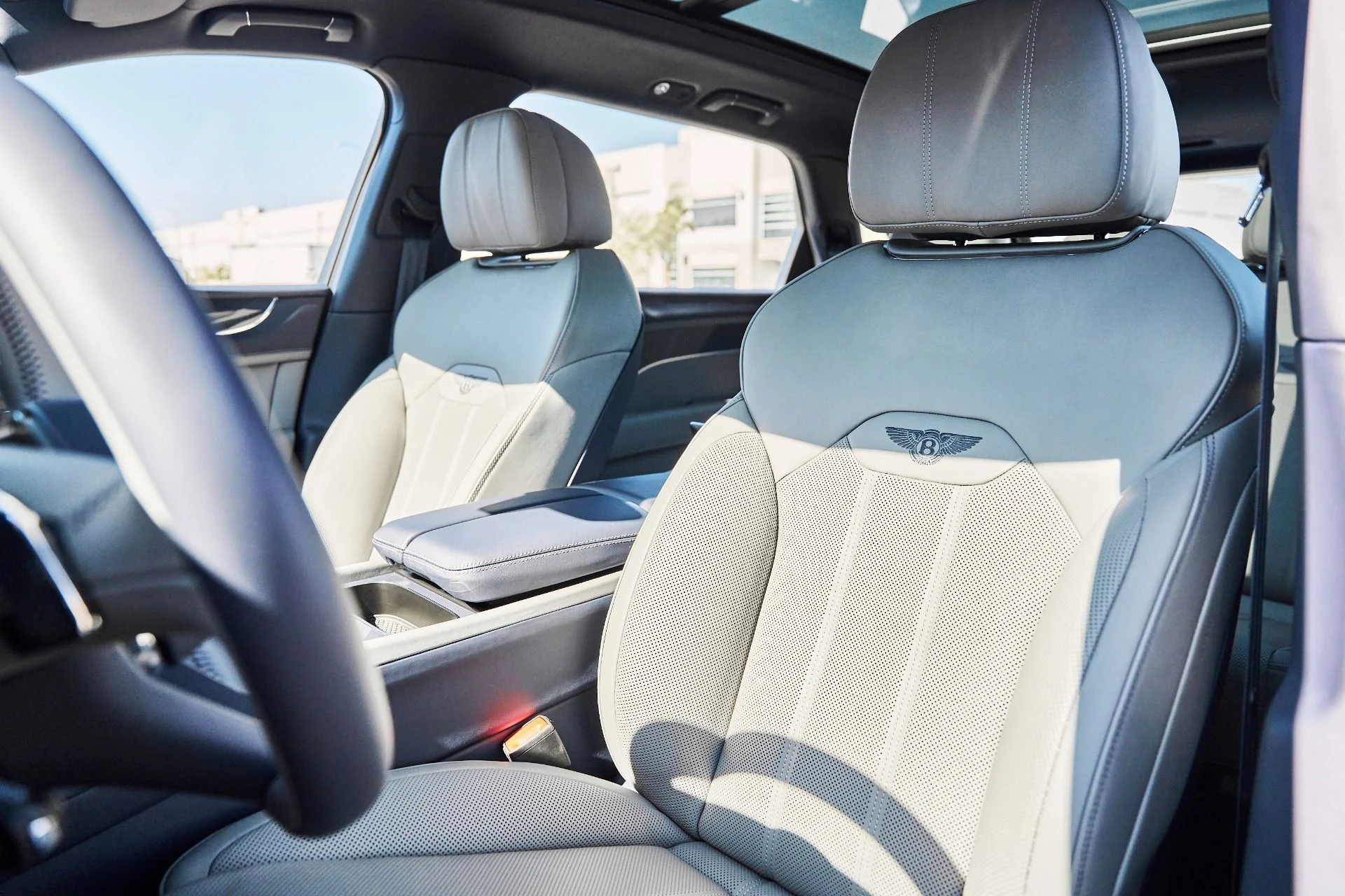 mph041_1337176235_Used_2025_Bentley_Bentayga_EWB_1780709423_f890e063bf