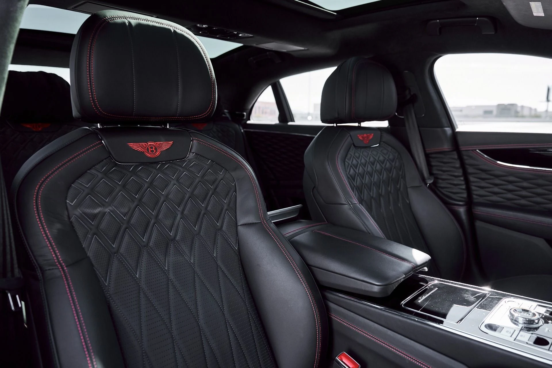 mph041_1435206300_Used_2023_Bentley_Flying_Spur_S_1770950677_379d11d9eb