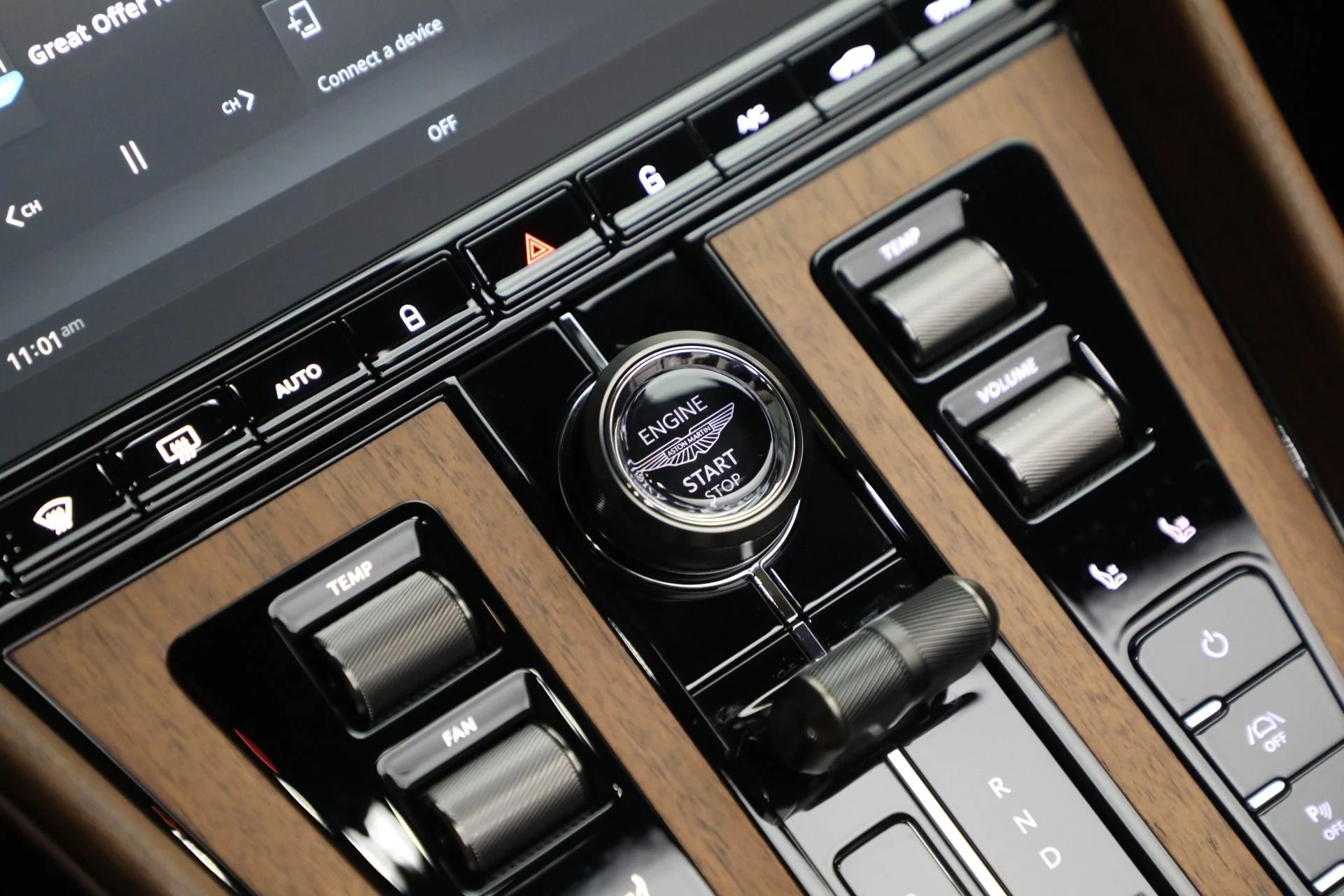 mph041_1441453595_New_2026_Aston_Martin_DB_12_Volante_b6add6220a