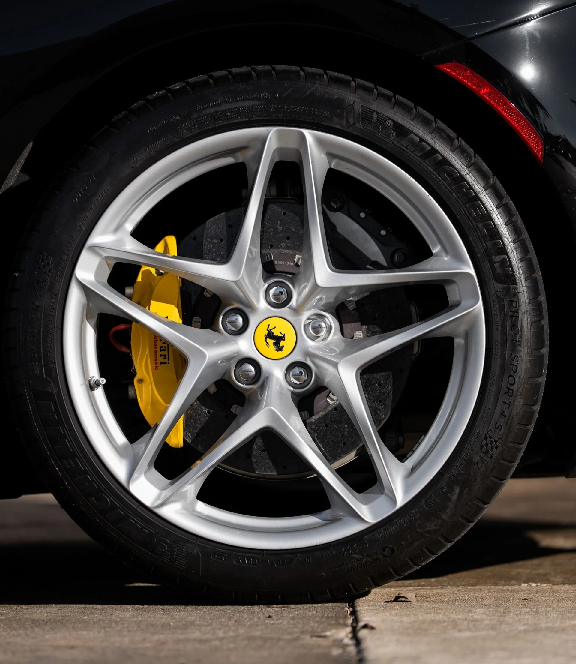 mph041_1442855108_Used_2022_Ferrari_Roma_1764112587_ca9261b59e