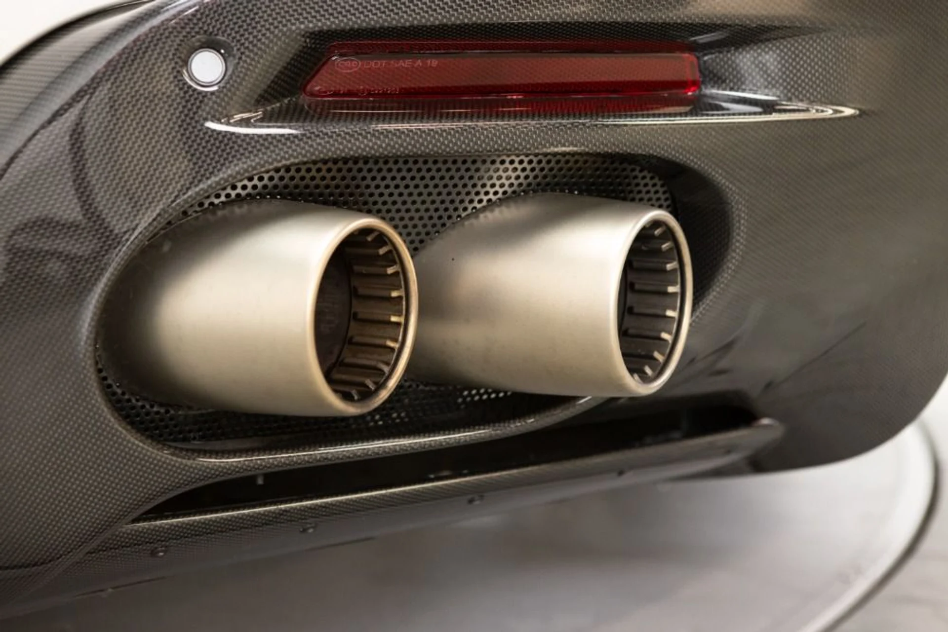 mph041_1452513300_Used_2024_Ferrari_Roma_Spider_adb22a84e1