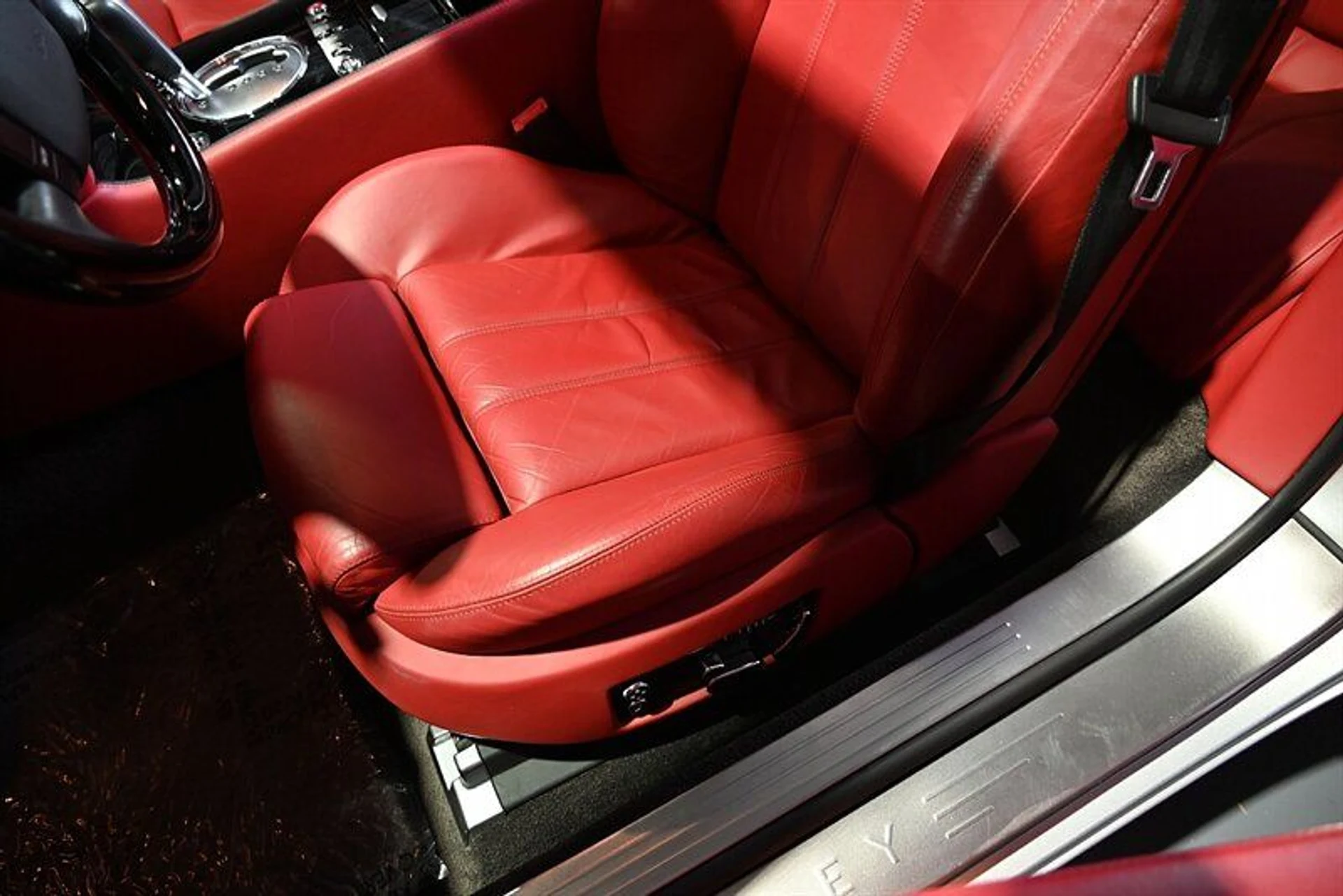 mph041_145361687_64b00b093a_800_09db894369