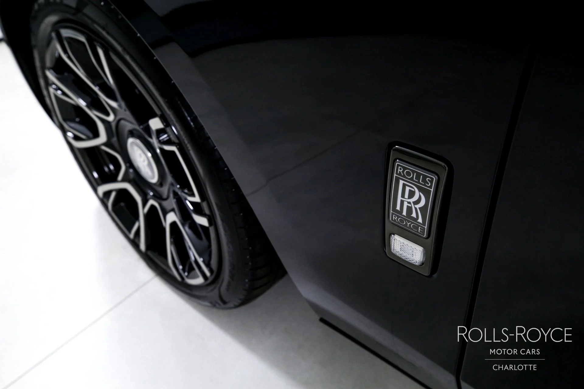 mph041_1458356595_Used_2022_Rolls_Royce_Black_Badge_Ghost_1713469379_0725182c70