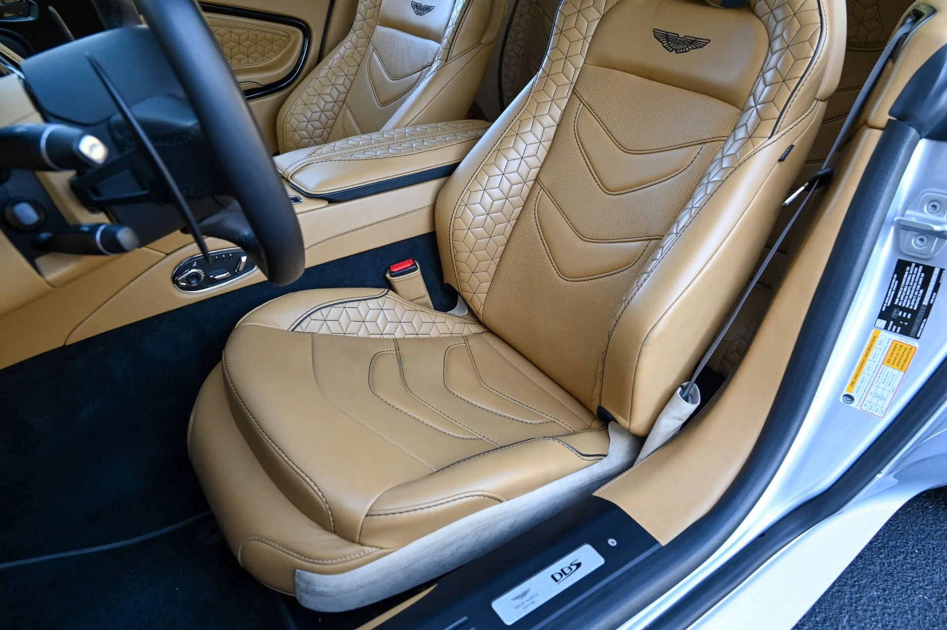 mph041_1471016505_Used_2020_Aston_Martin_DBS_Superleggera_1708981934_30cfefd1ab