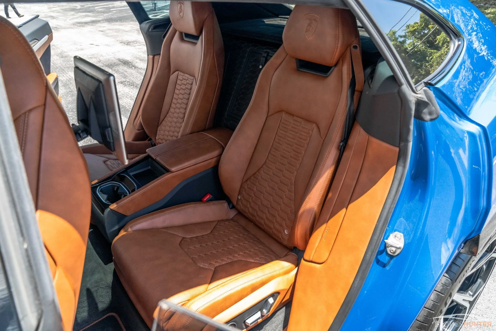 mph041_1493260152_Used_2019_Lamborghini_Urus_HIGH_266_K_Sticker_w_EVERY_Desirable_Option_1683572182_0a7e0be2d1