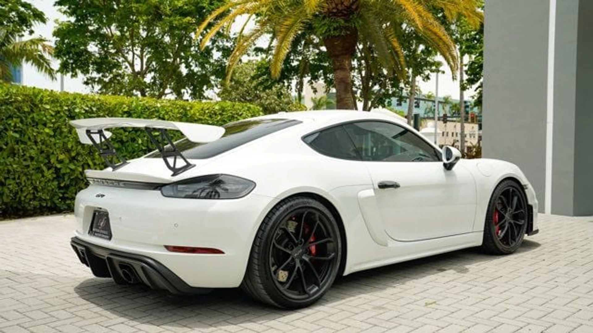 mph041_1515658603_used_2020_porsche_718_cayman_gt4coupe_14354_22875819_42_640_bda48af867