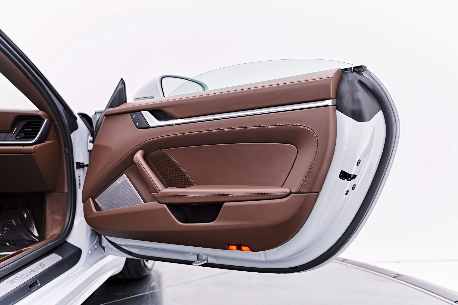 mph041_1516563225_Used_2025_Porsche_911_Turbo_S_1786497840_d9a1f3afac