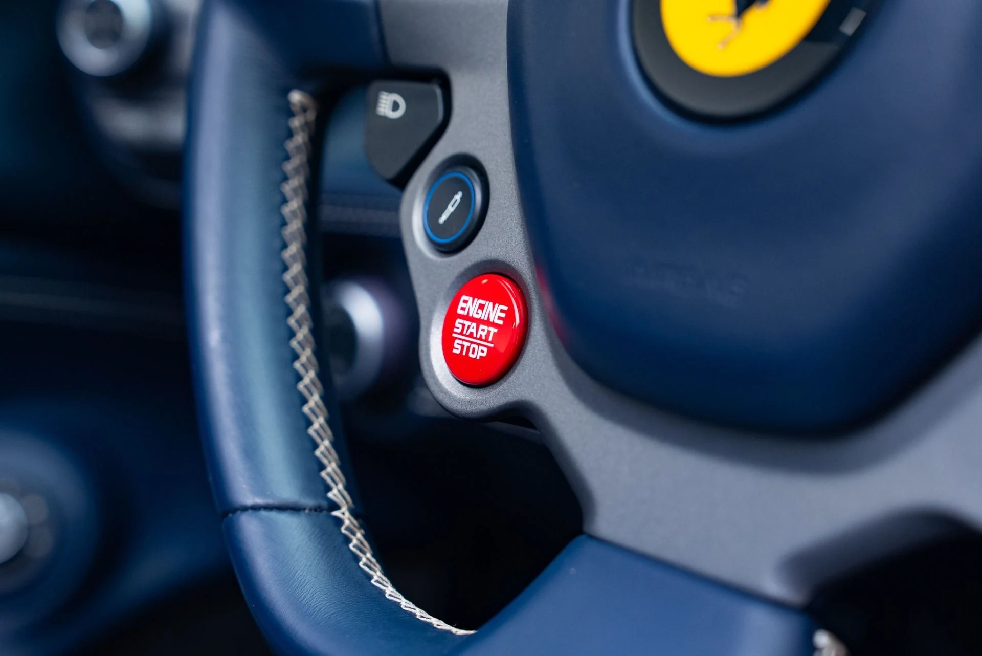 mph041_1517228788_Used_2017_Ferrari_488_Spider_1762375343_48cb5d4742