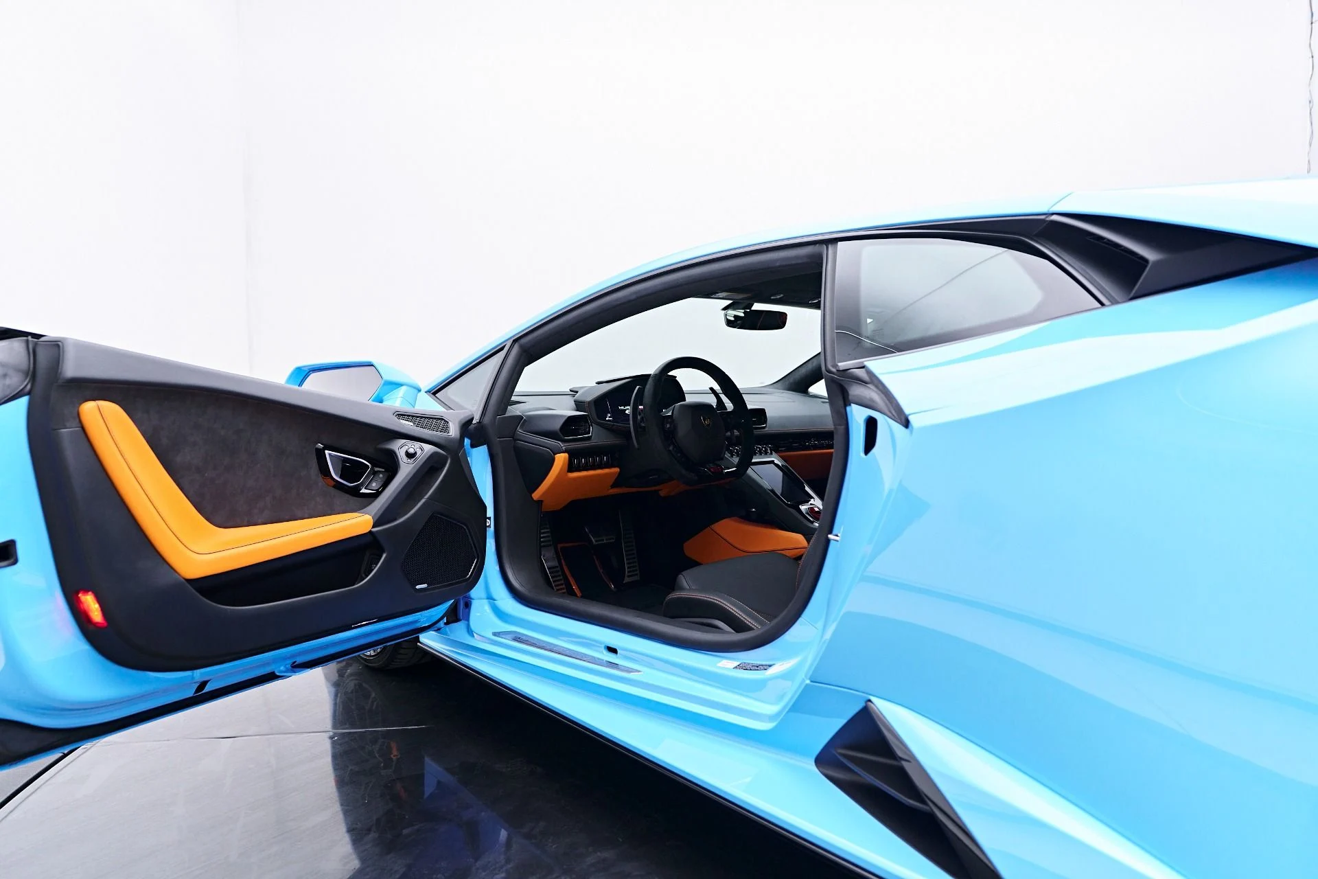 mph041_1521729011_Used_2022_Lamborghini_Huracan_EVO_Base_1755812444_63f89dcf6c