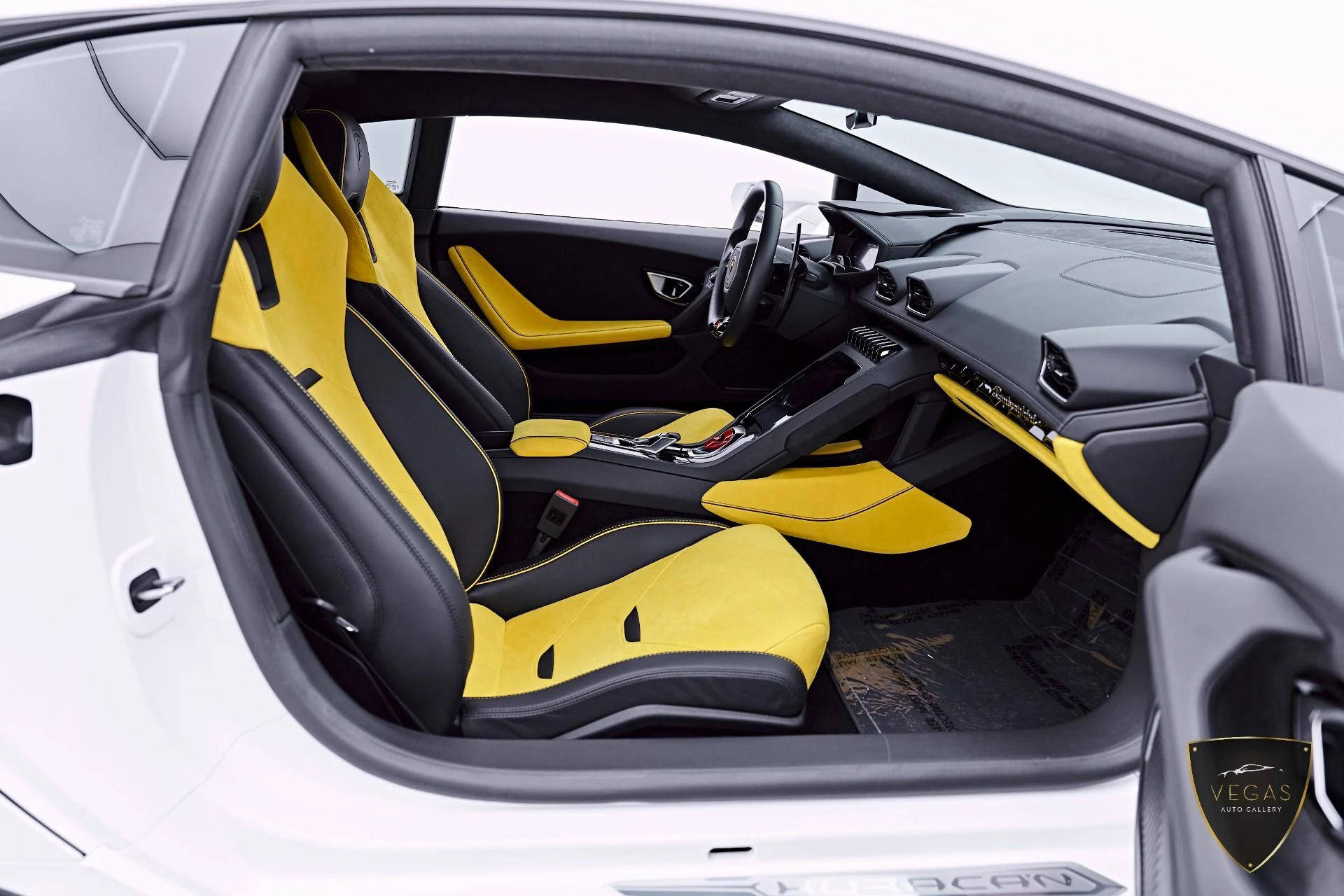 mph041_1523296979_Used_2022_Lamborghini_Huracan_EVO_Base_1782344305_a31b407fff