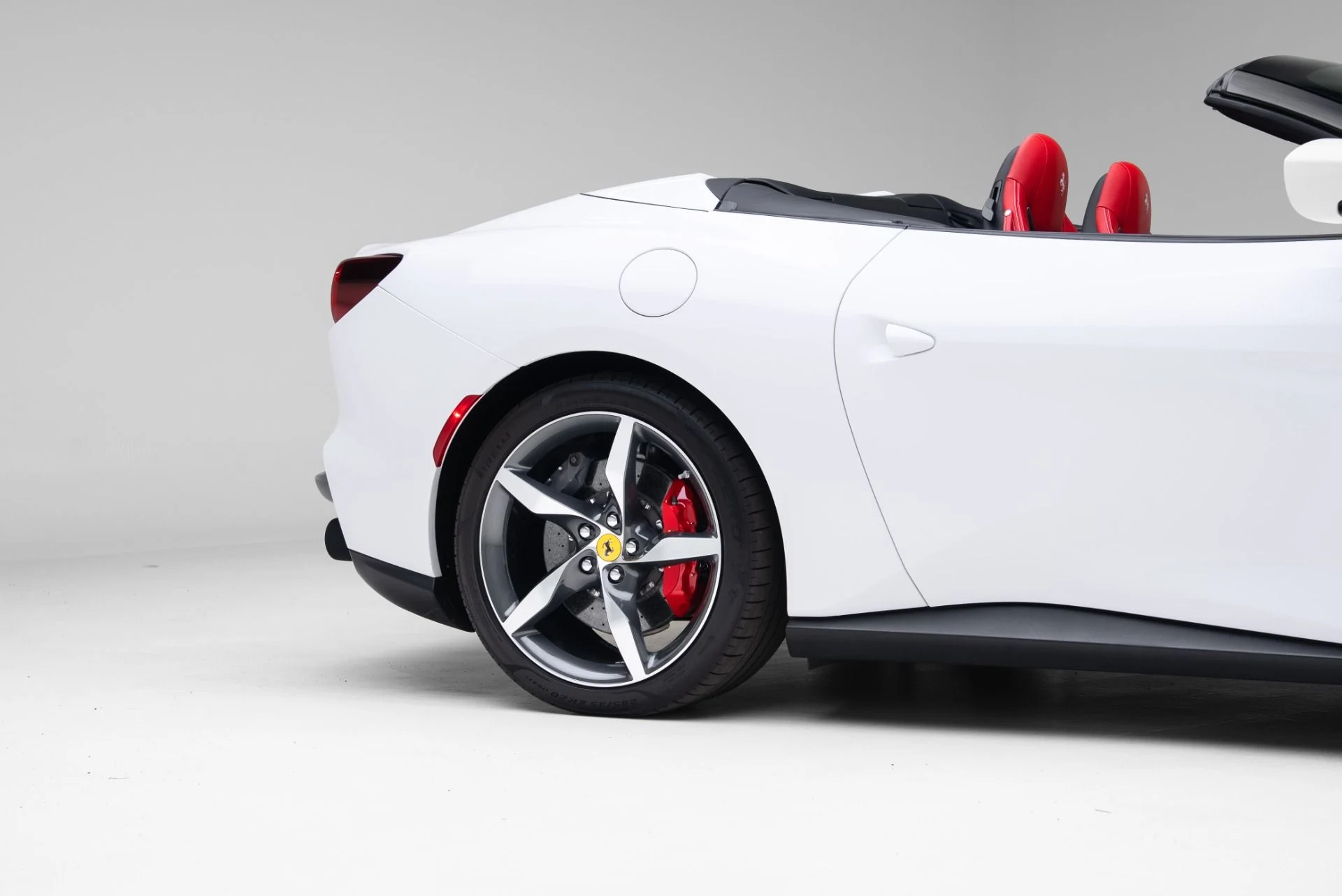 mph041_152989046_Used_2022_Ferrari_Portofino_M_1771016640_6a29ef51b4