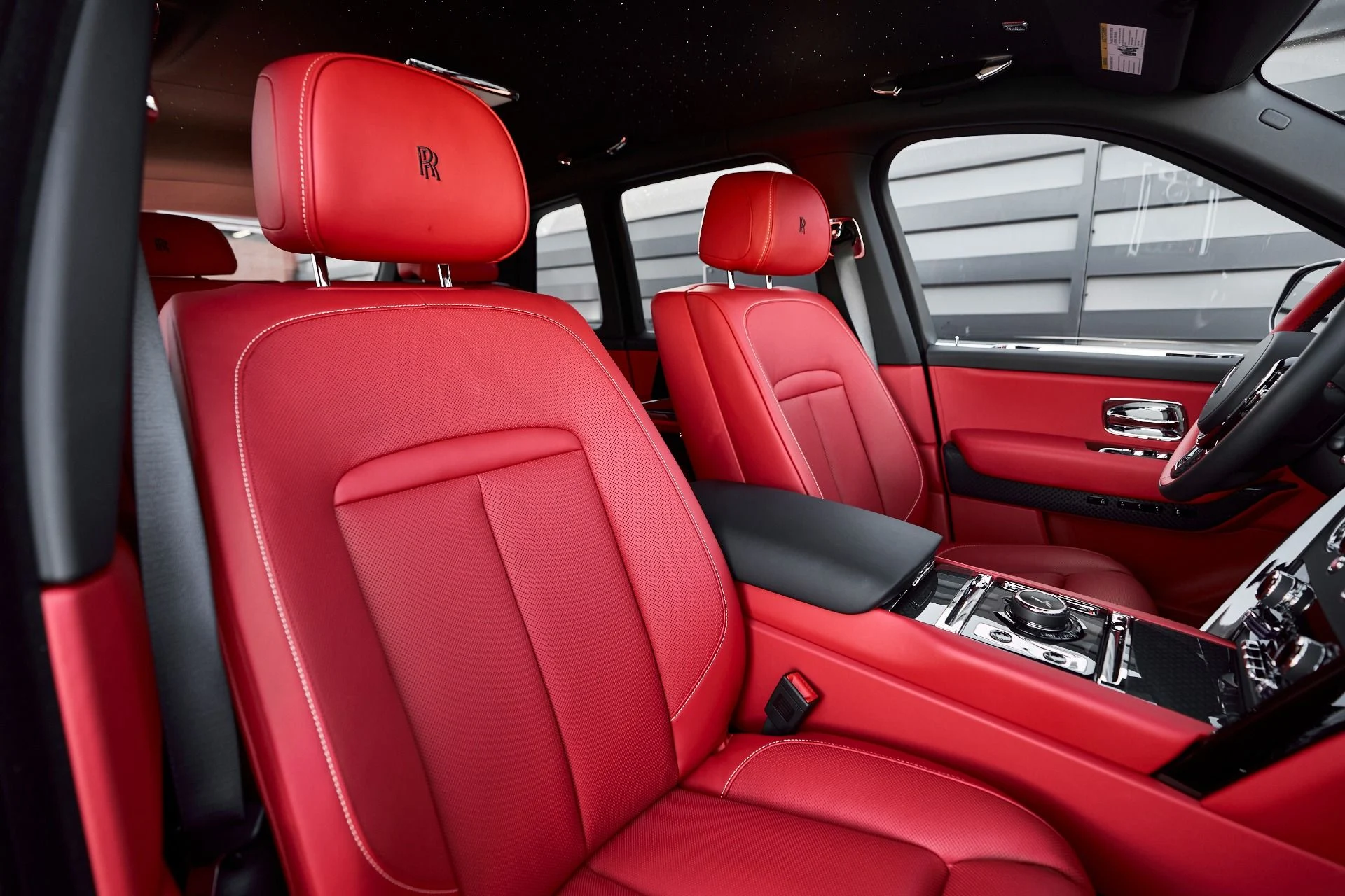 mph041_154232341_Used_2025_Rolls_Royce_Cullinan_1775588124_f4dec0deb8