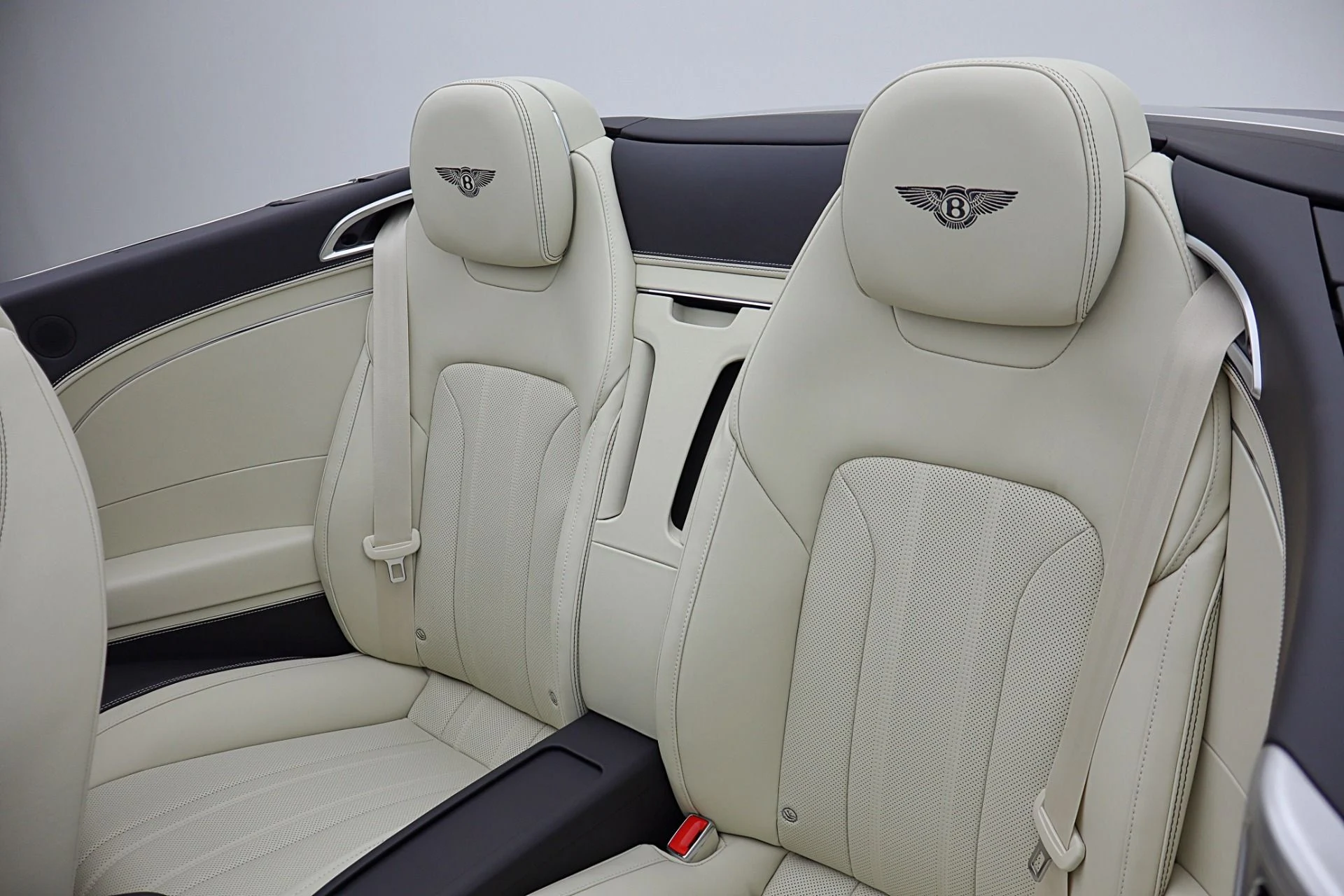 mph041_1546499811_New_2026_Bentley_Continental_GTC_fab5158394
