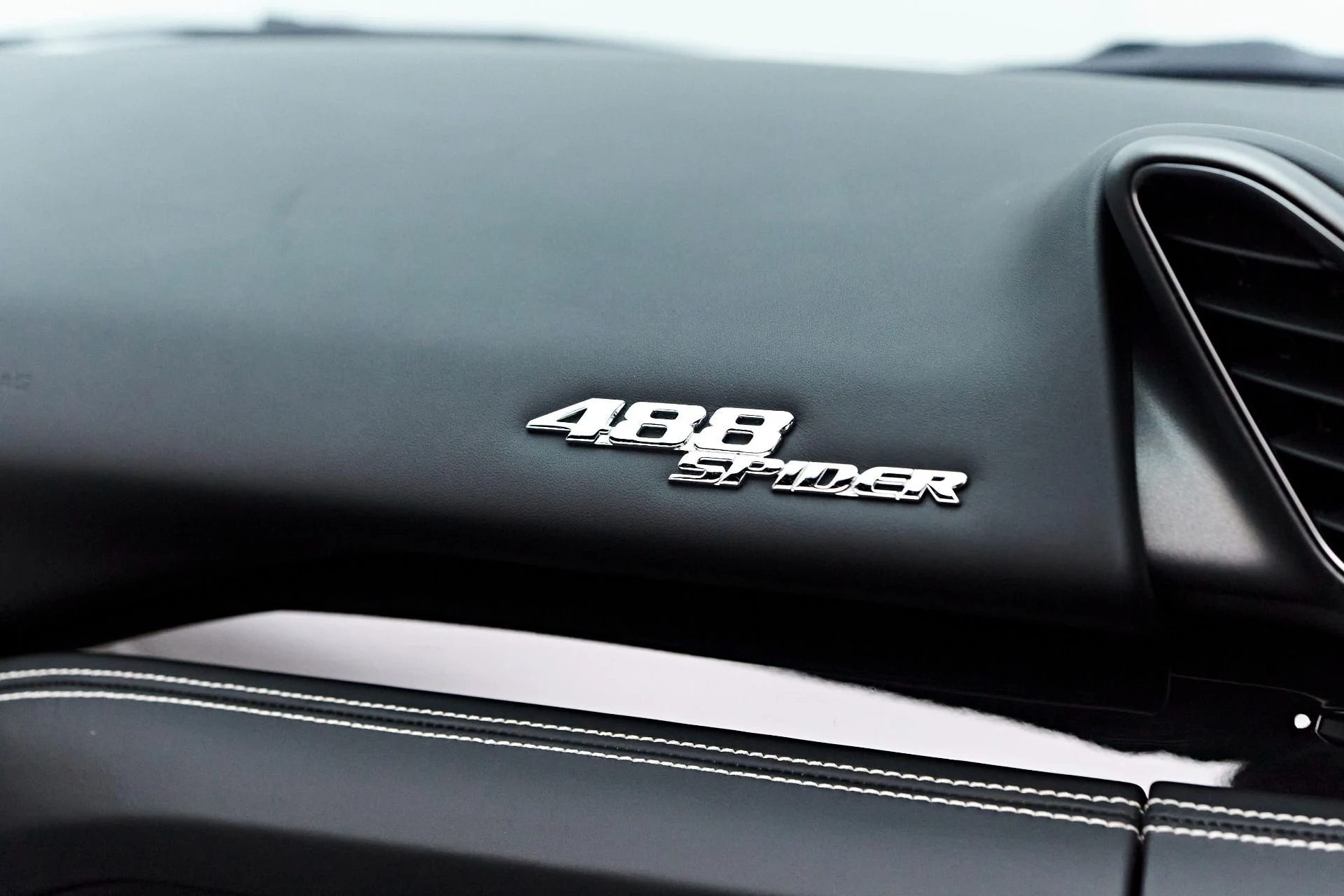 mph041_1552477288_Used_2018_Ferrari_488_Spider_Base_1717624092_b76797a88c