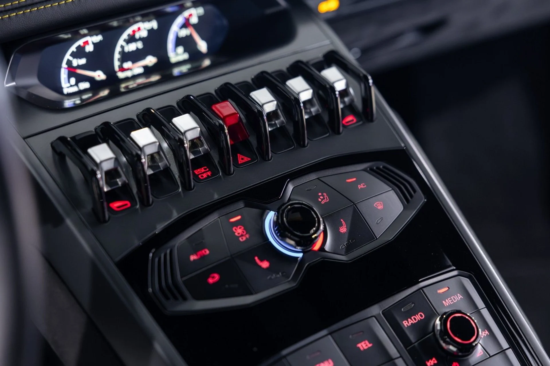 mph041_155578639_3_Q_a487b75e3d