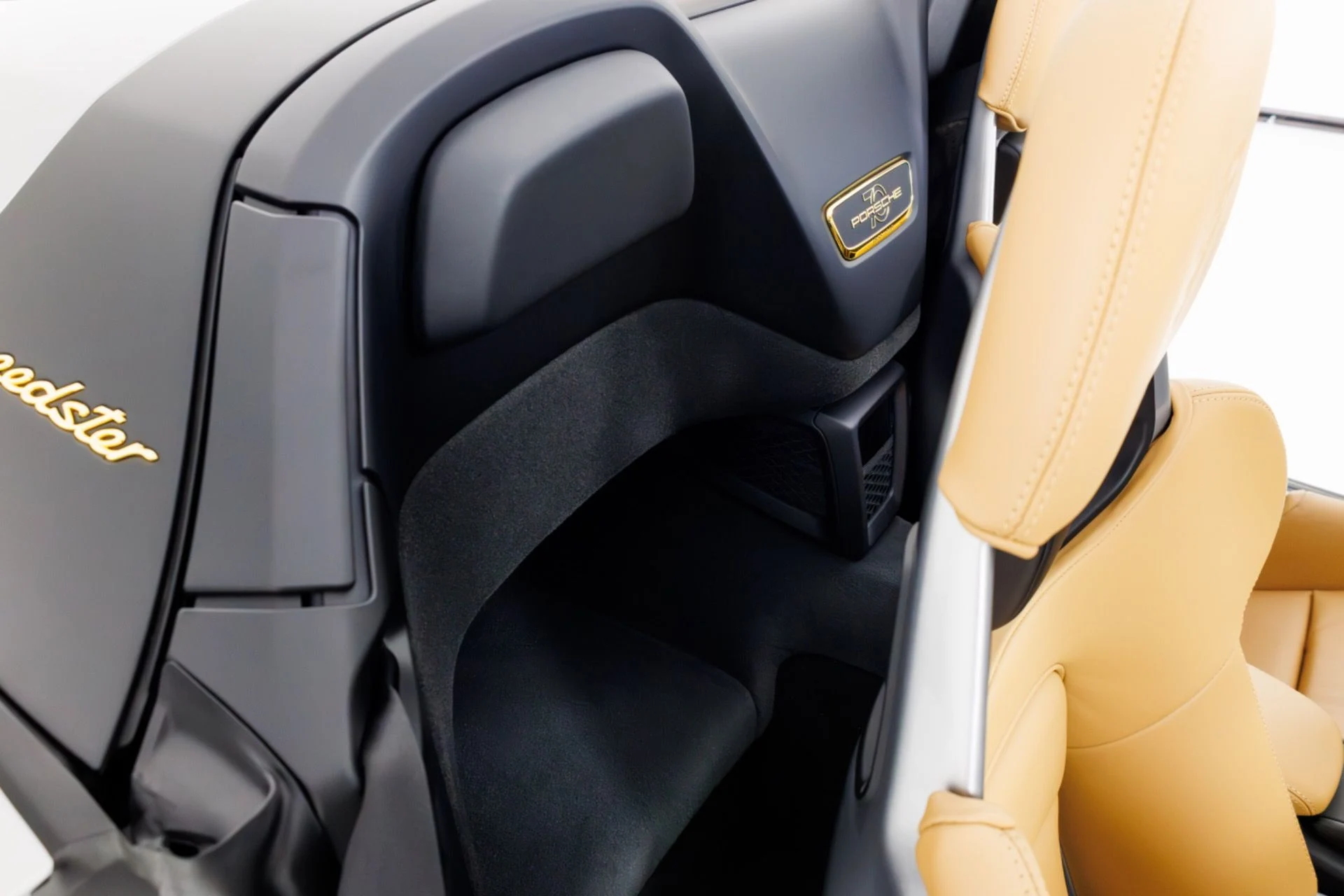 mph041_1557300226_Used_2019_Porsche_911_Speedster_1770313321_ada3f2ef34