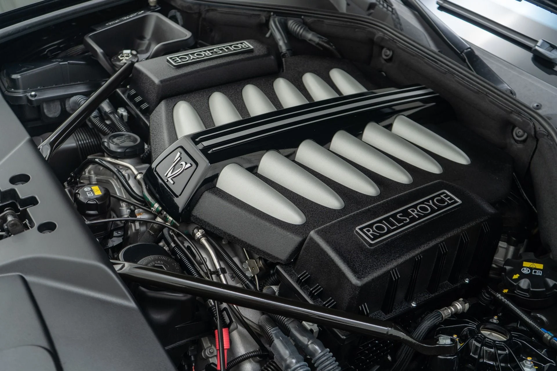mph041_1575087408_Used_2016_Rolls_Royce_Wraith_1759423730_280fbed3b4