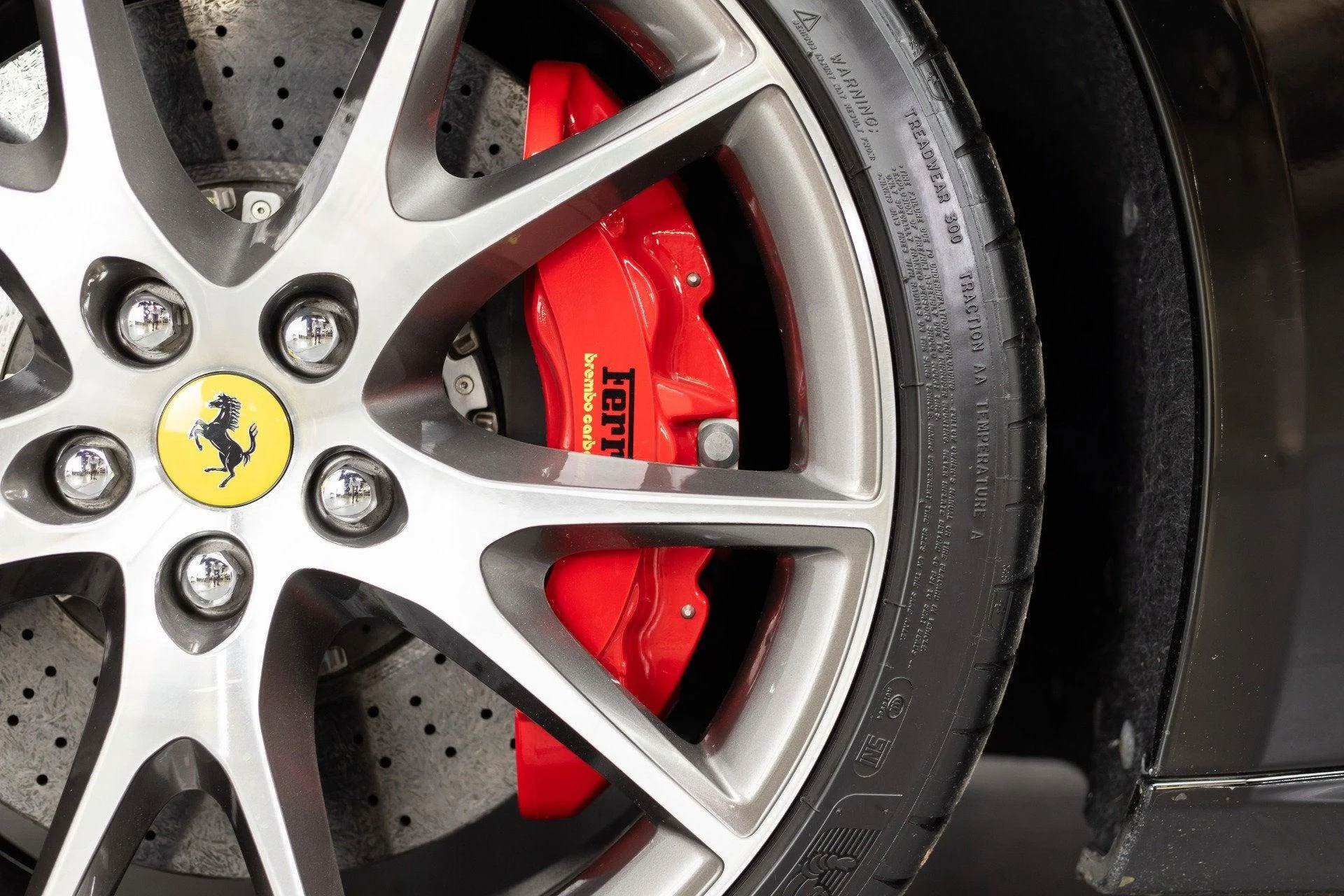 mph041_1589519994_Used_2010_Ferrari_California_1777367999_58fba46f7a