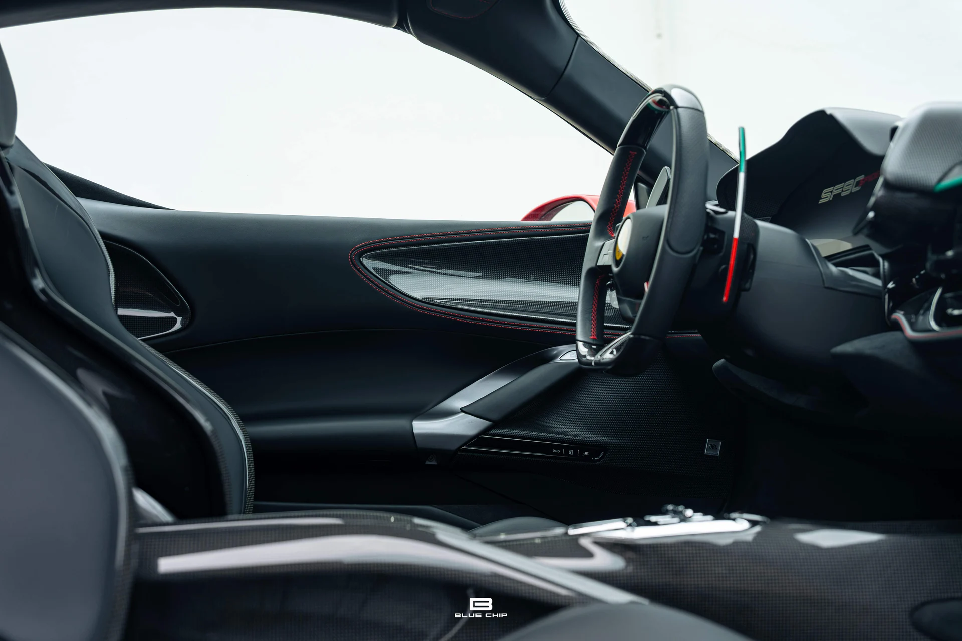 mph041_1590277287_6a6a857377802f249d40e284_23796_202025_20_Ferrari_20_SF_90_20_Spider_20_Roso_20_Magma_42_2dfd49f64f