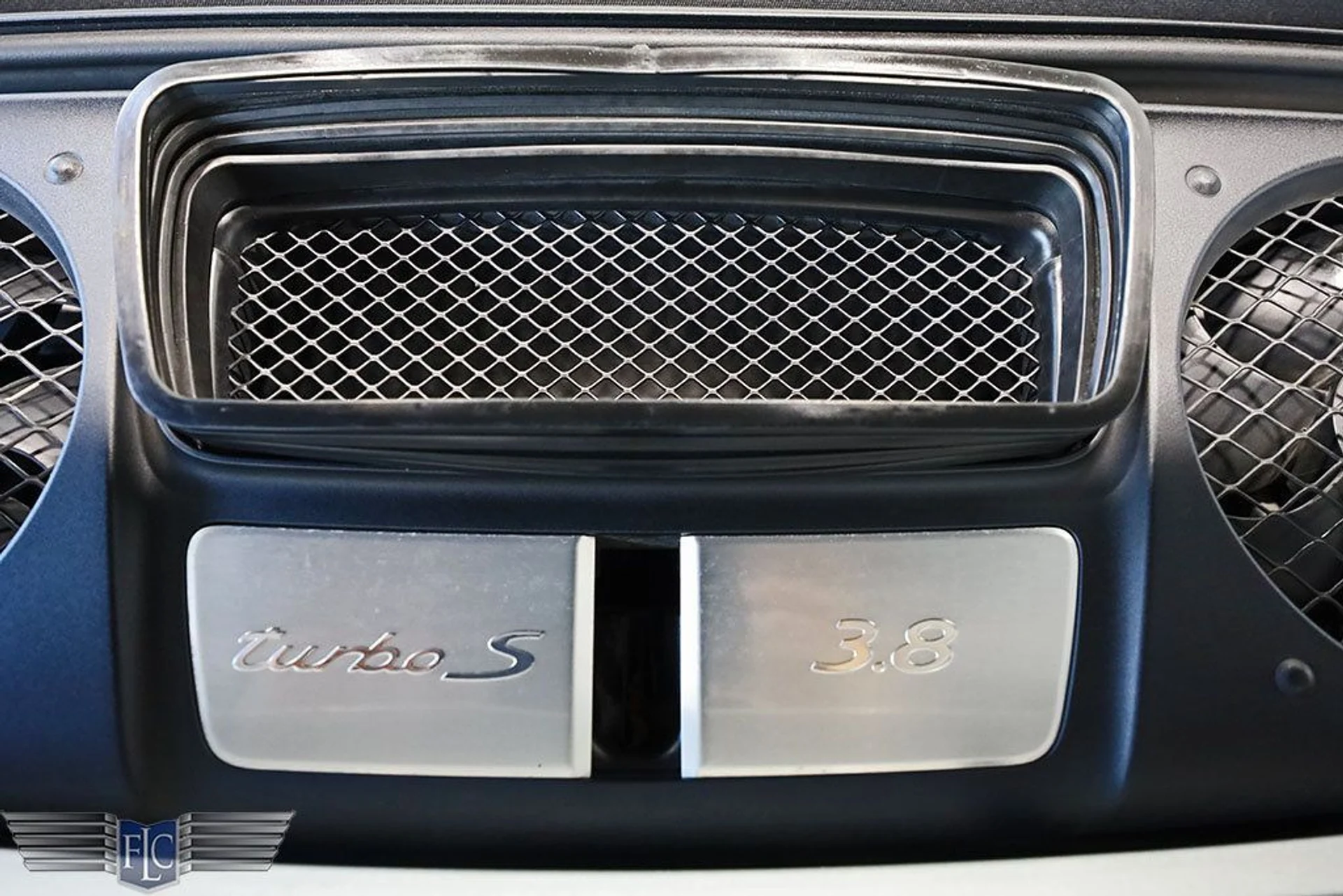 mph041_1599360744_used_2014_porsche_911_turbocabriolet_9689_22886118_42_1024_cc216ff62e