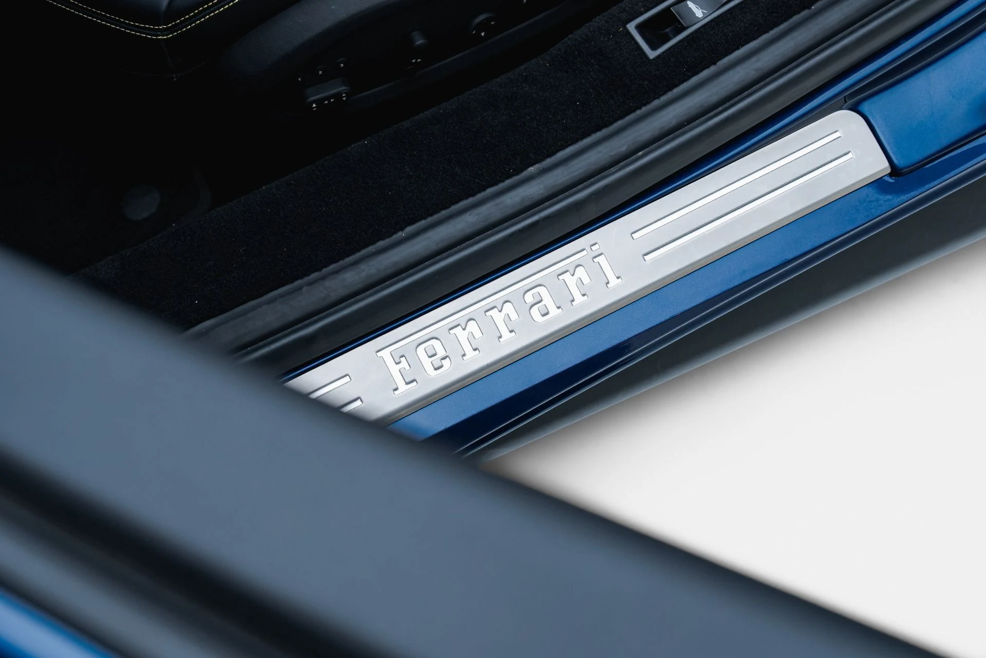 mph041_1612529069_Used_2019_Ferrari_488_Spider_1791569567_b26c5459e7