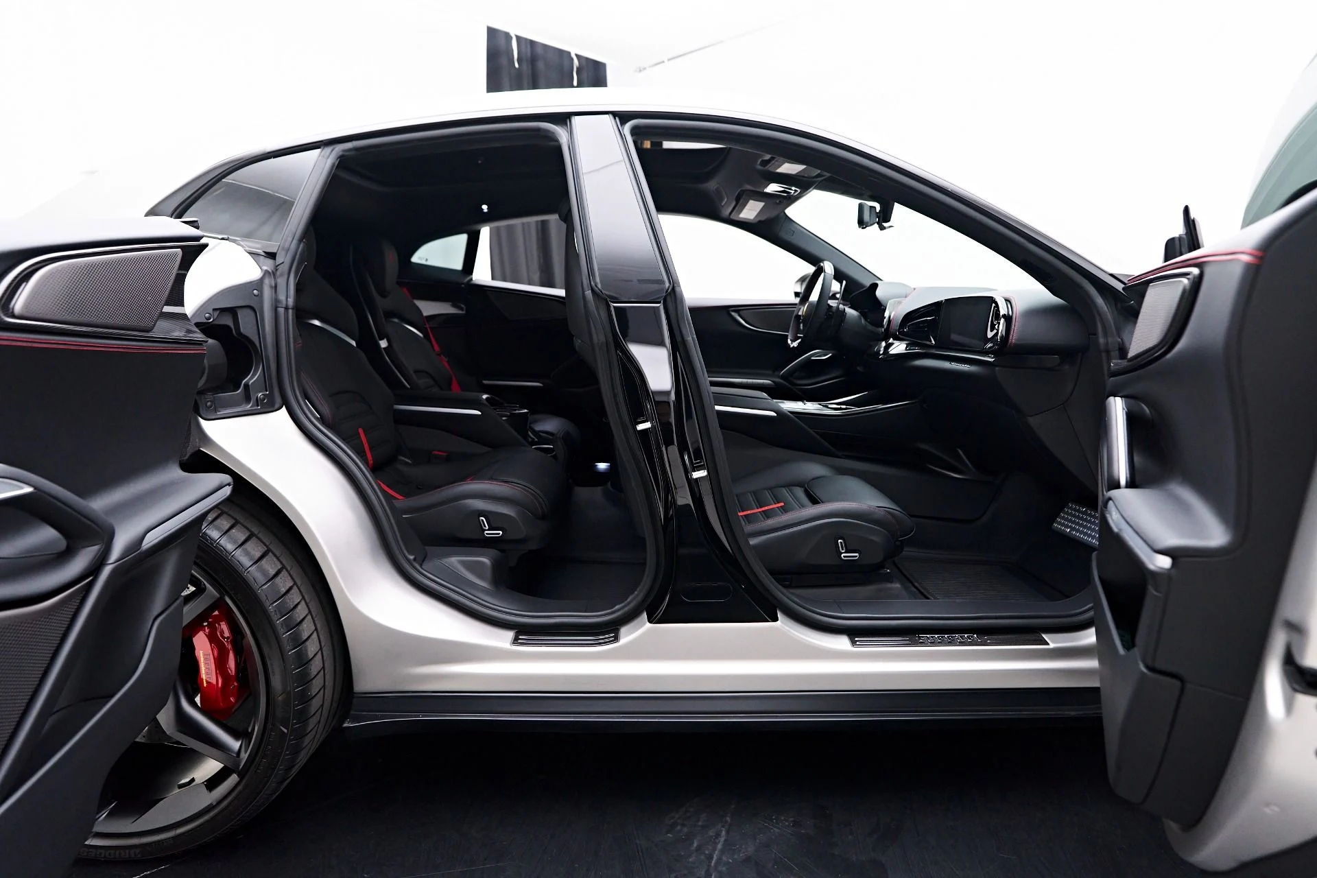 mph041_1636627107_Used_2024_Ferrari_Purosangue_Base_1757201173_75cd38ee0b