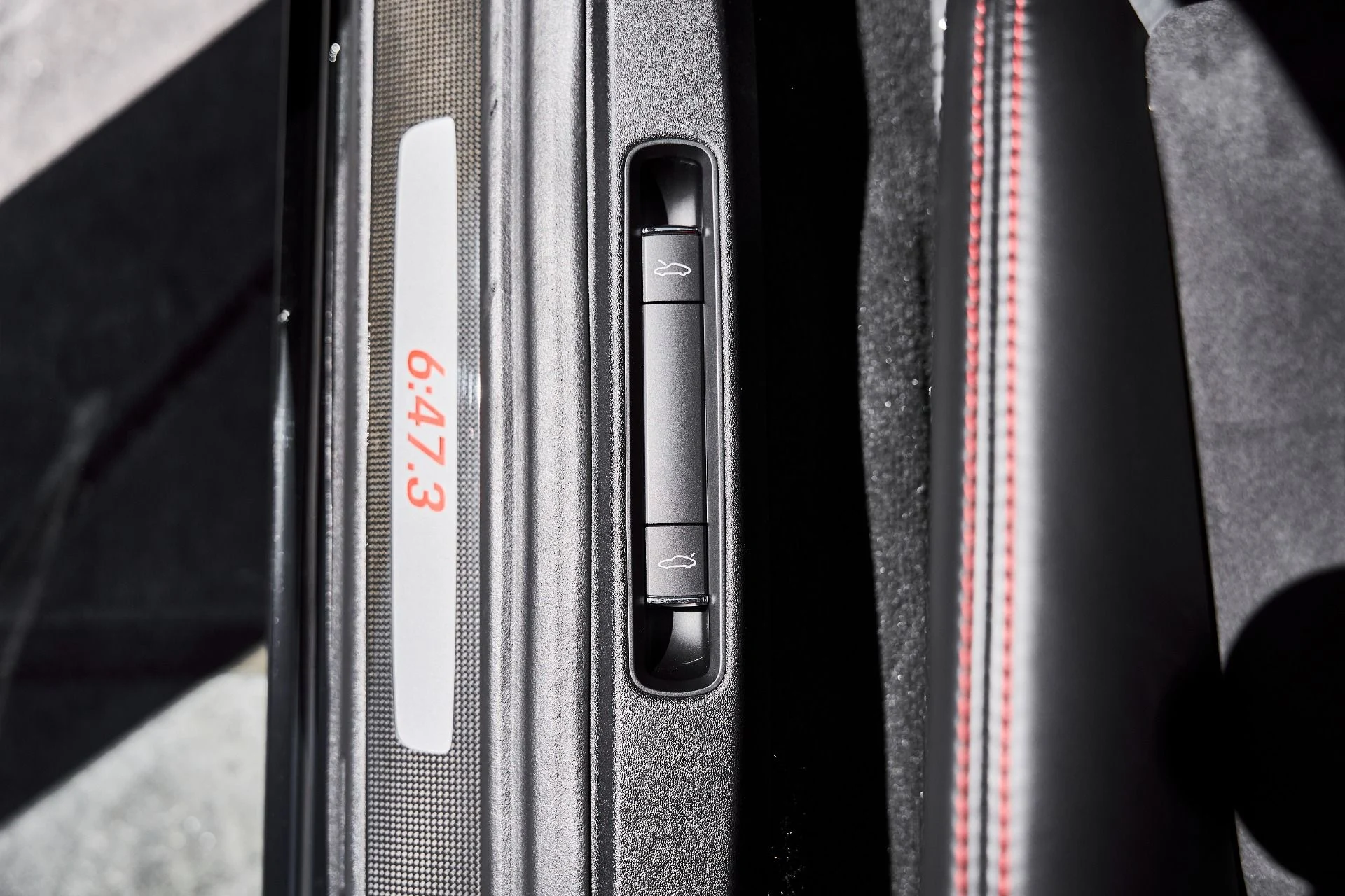 mph041_1644599747_Used_2018_Porsche_911_GT_2_RS_1778880951_4adc76f36b