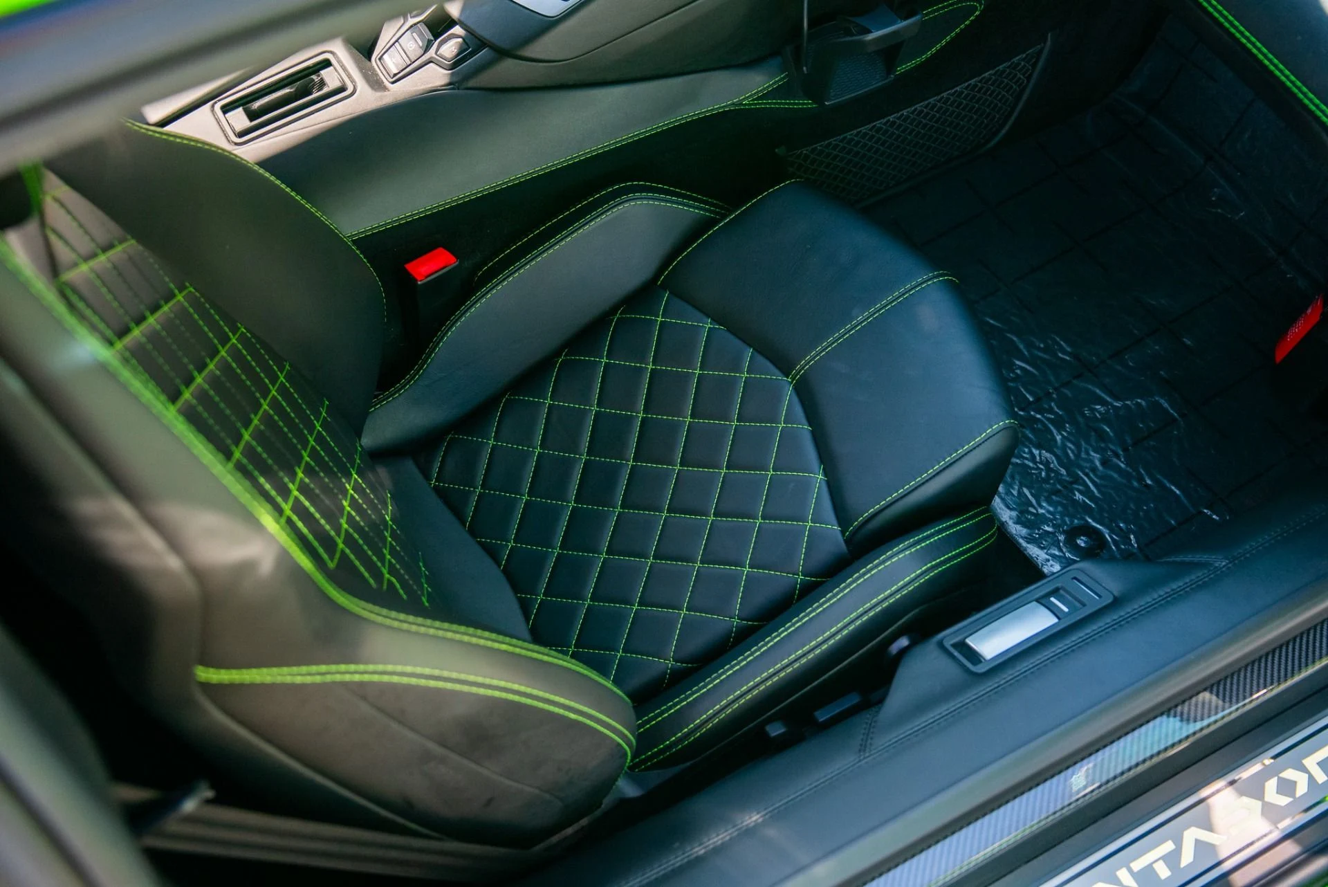 mph041_1651121944_Used_2018_Lamborghini_Aventador_LP_740_4_S_1762289338_1d92df6cbf