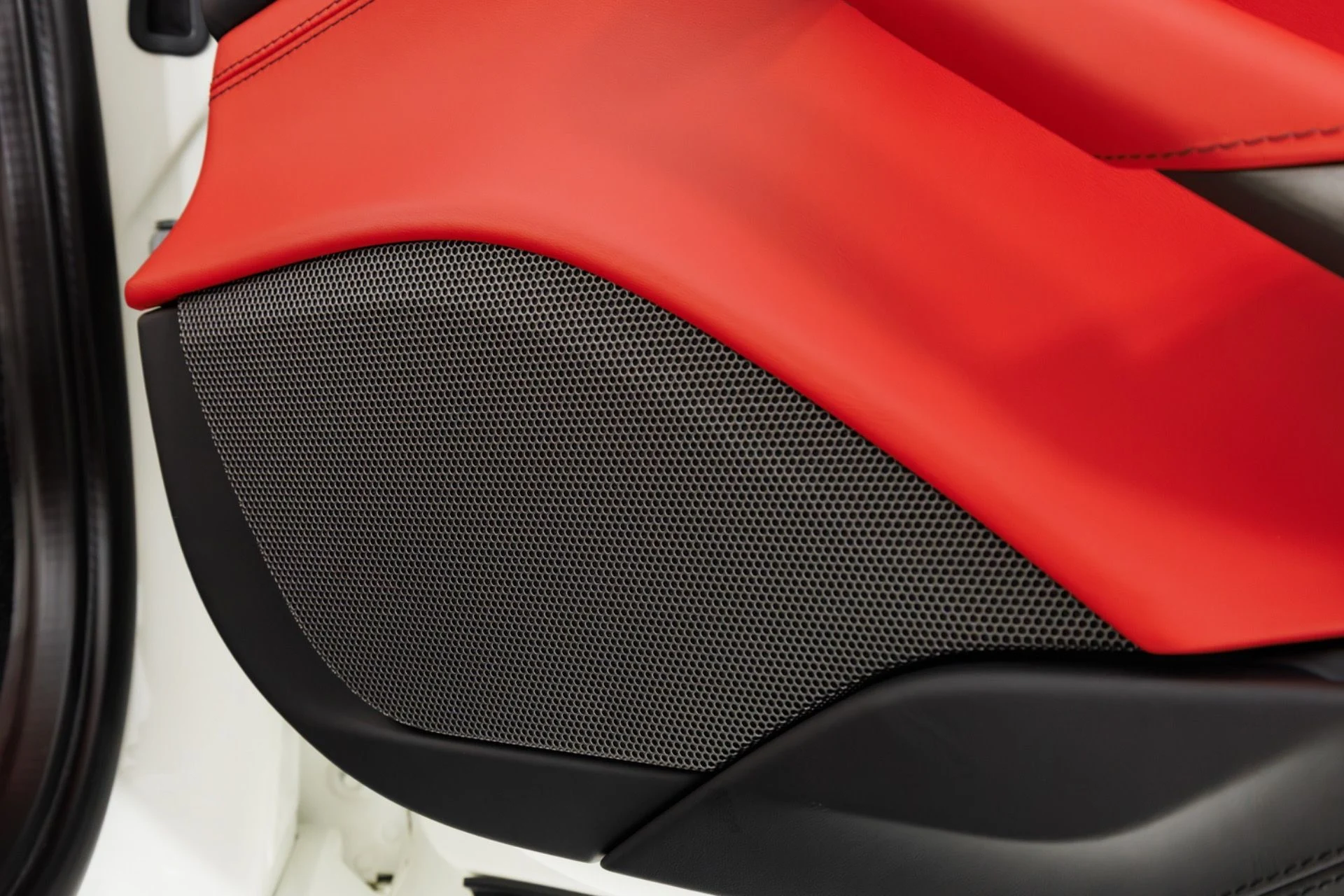 mph041_1687103687_Used_2017_Ferrari_488_Spider_1788390347_0cc8552204