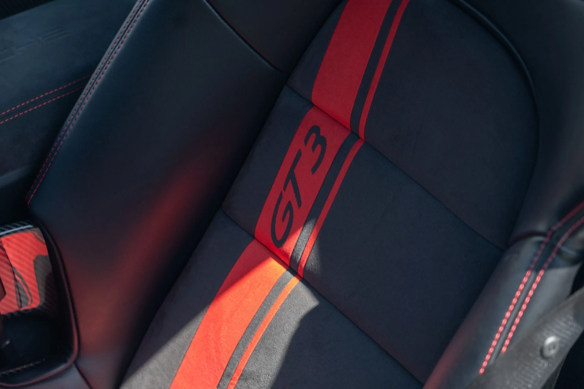 mph041_1687799251_Used_2018_Porsche_911_GT_3_1756851687_9e69fd8402