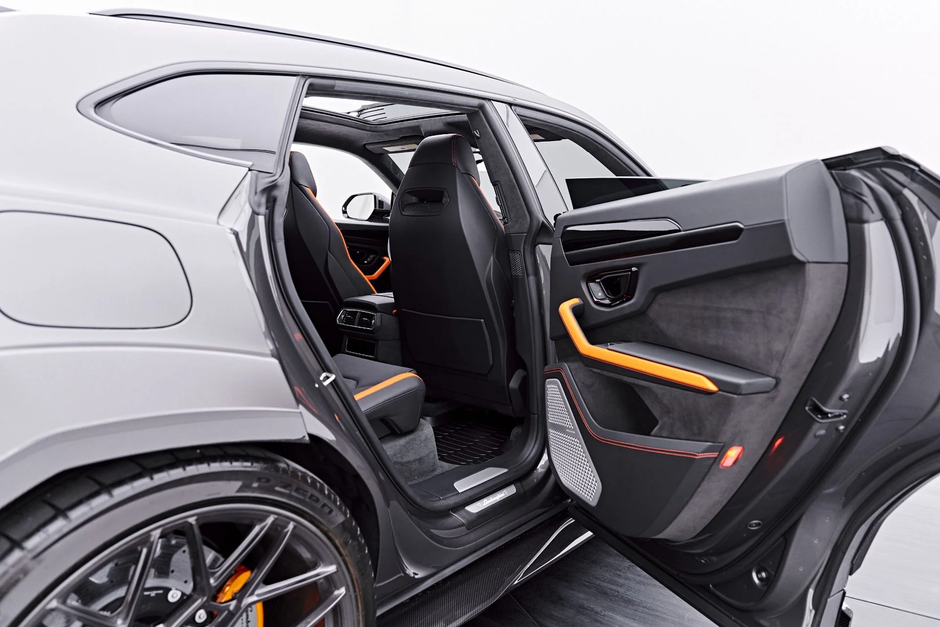 mph041_1688589095_Used_2025_Lamborghini_Urus_SE_1788282725_f83a583cfc