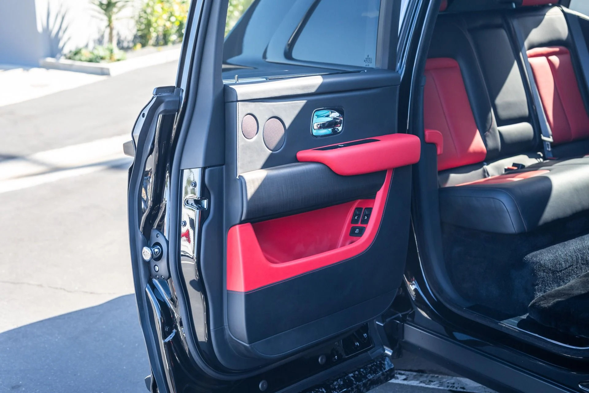 mph041_168926965_Used_2021_Rolls_Royce_Cullinan_1698712236_036042d2d8