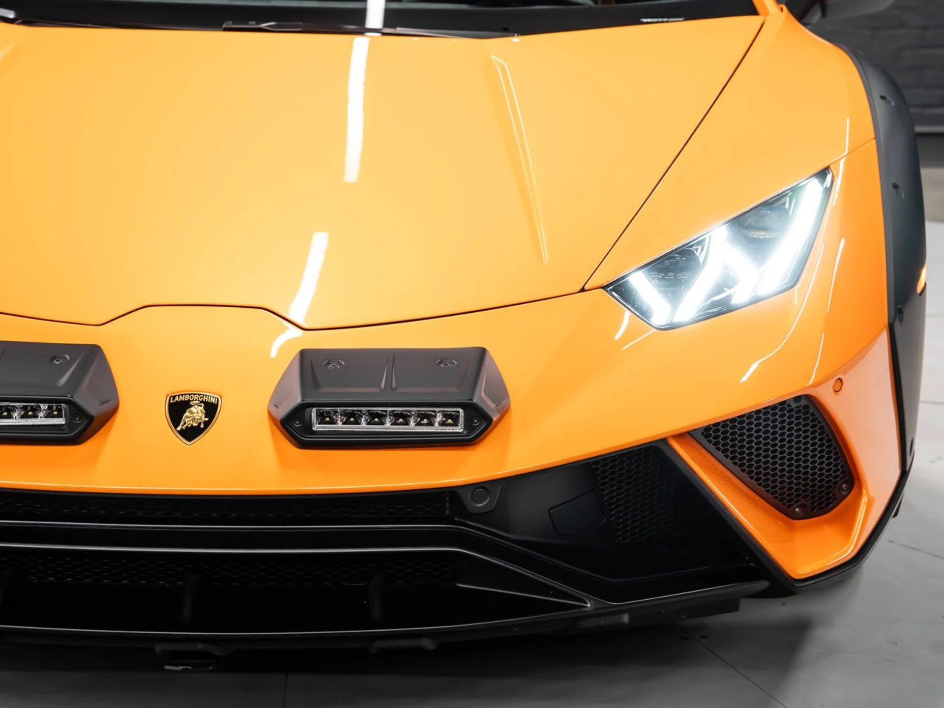mph041_1695987208_lamborghini_huracan_2023_1fa43b4c8f