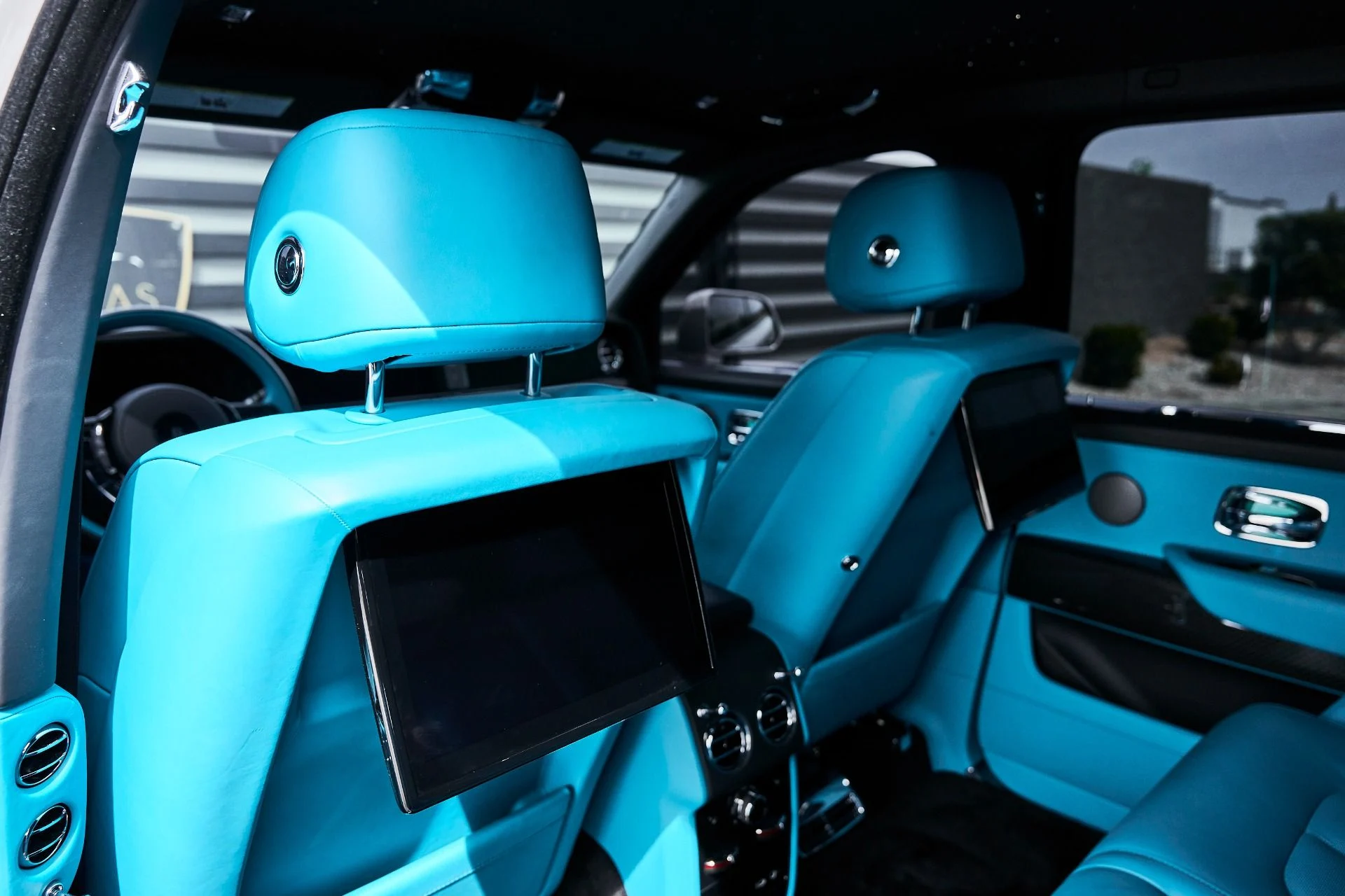 mph041_1703542002_Used_2025_Rolls_Royce_Cullinan_Black_Badge_1774912509_fb81d27d8d