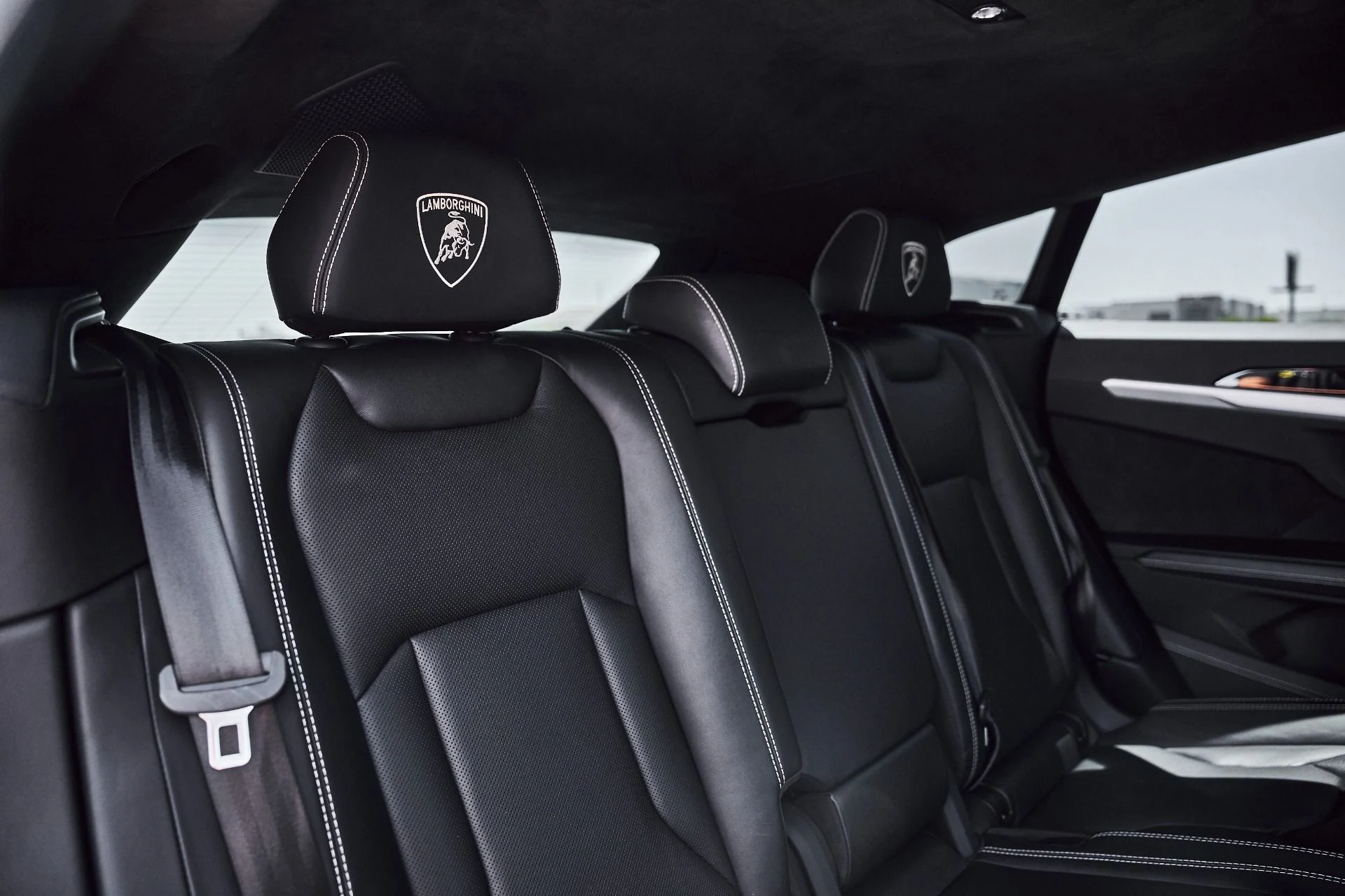 mph041_1708508861_Used_2022_Lamborghini_Urus_1778790395_41e098a238