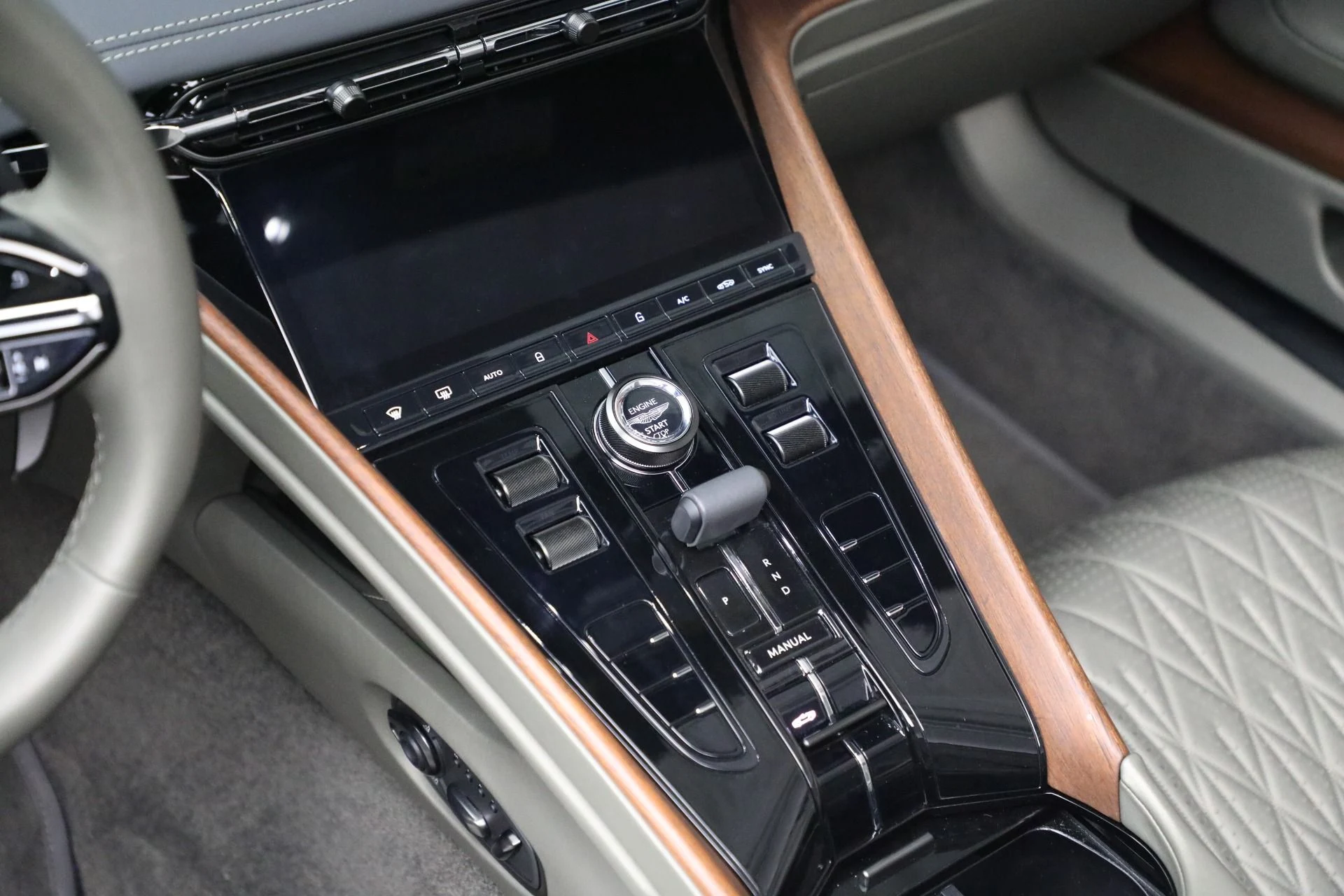 mph041_1715663646_Used_2024_Aston_Martin_DB_12_Volante_b926a178de