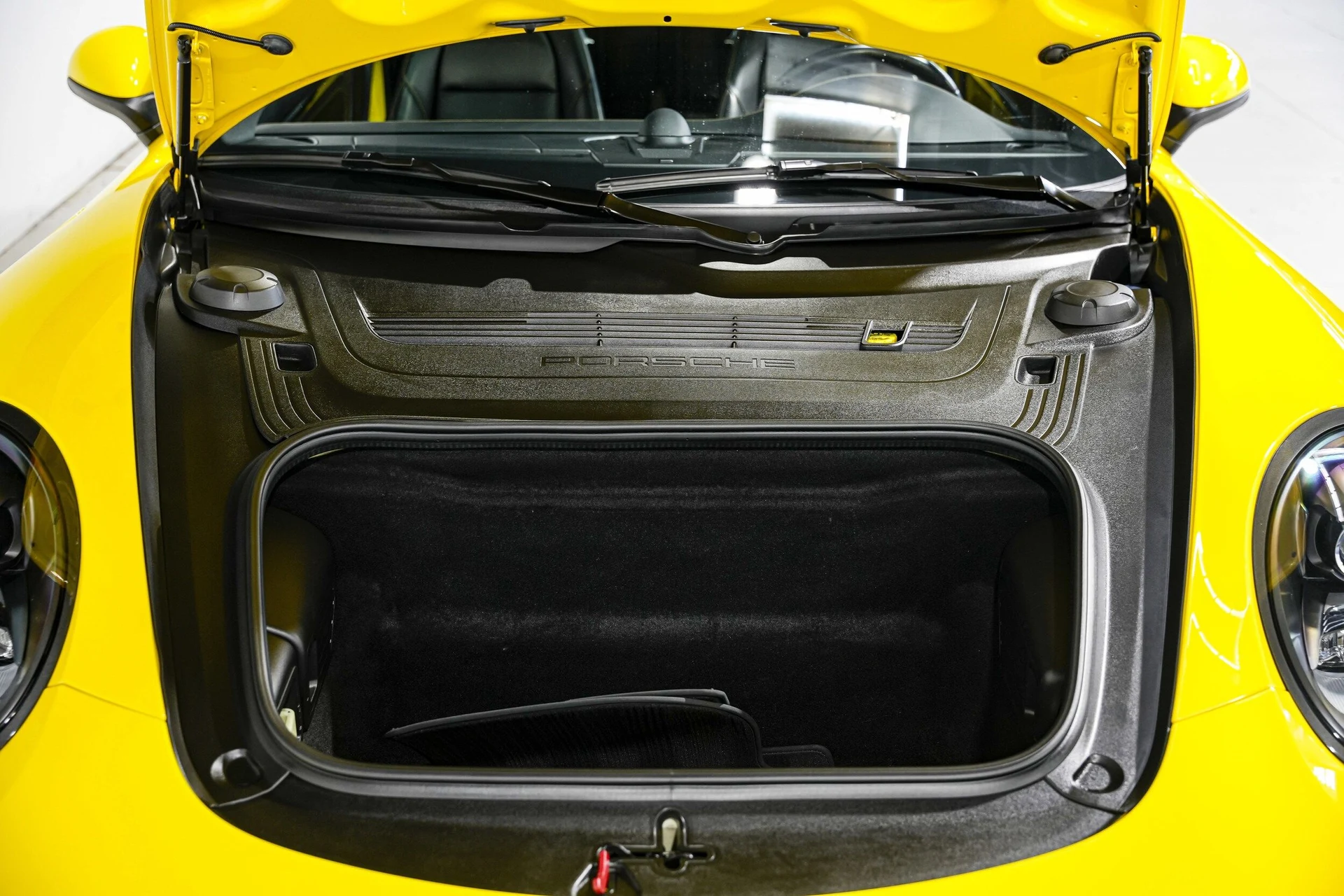 mph041_1722339161_4d5a91bcf078169a99e06a01bcf19271x_6768d9ab1b