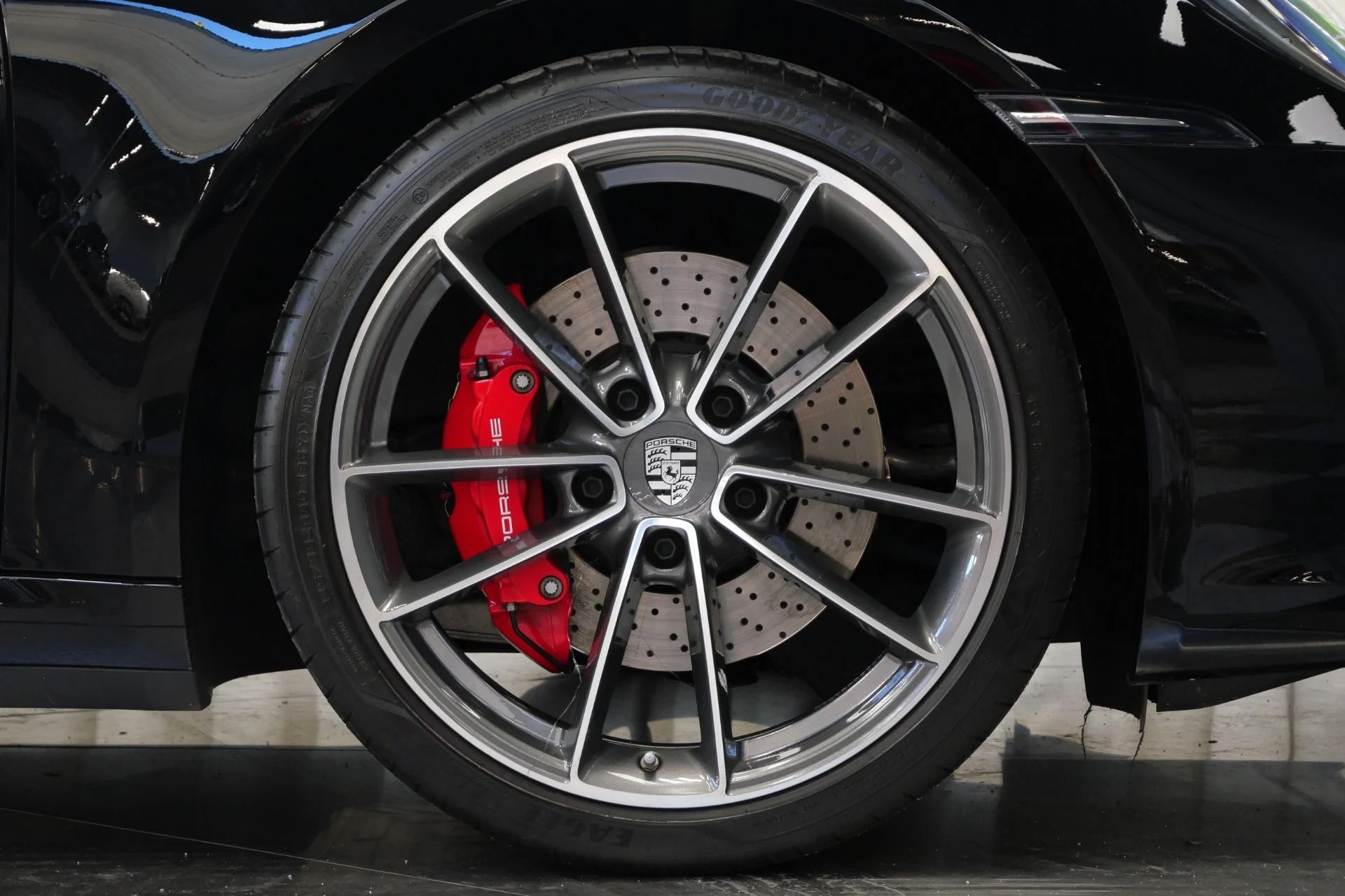 mph041_1734788469_Used_2024_Porsche_911_Carrera_S_Cabriolet_Sport_Exhaust_Carrera_Classic_Wheels_Bose_Audio_1764086379_c24c76040f