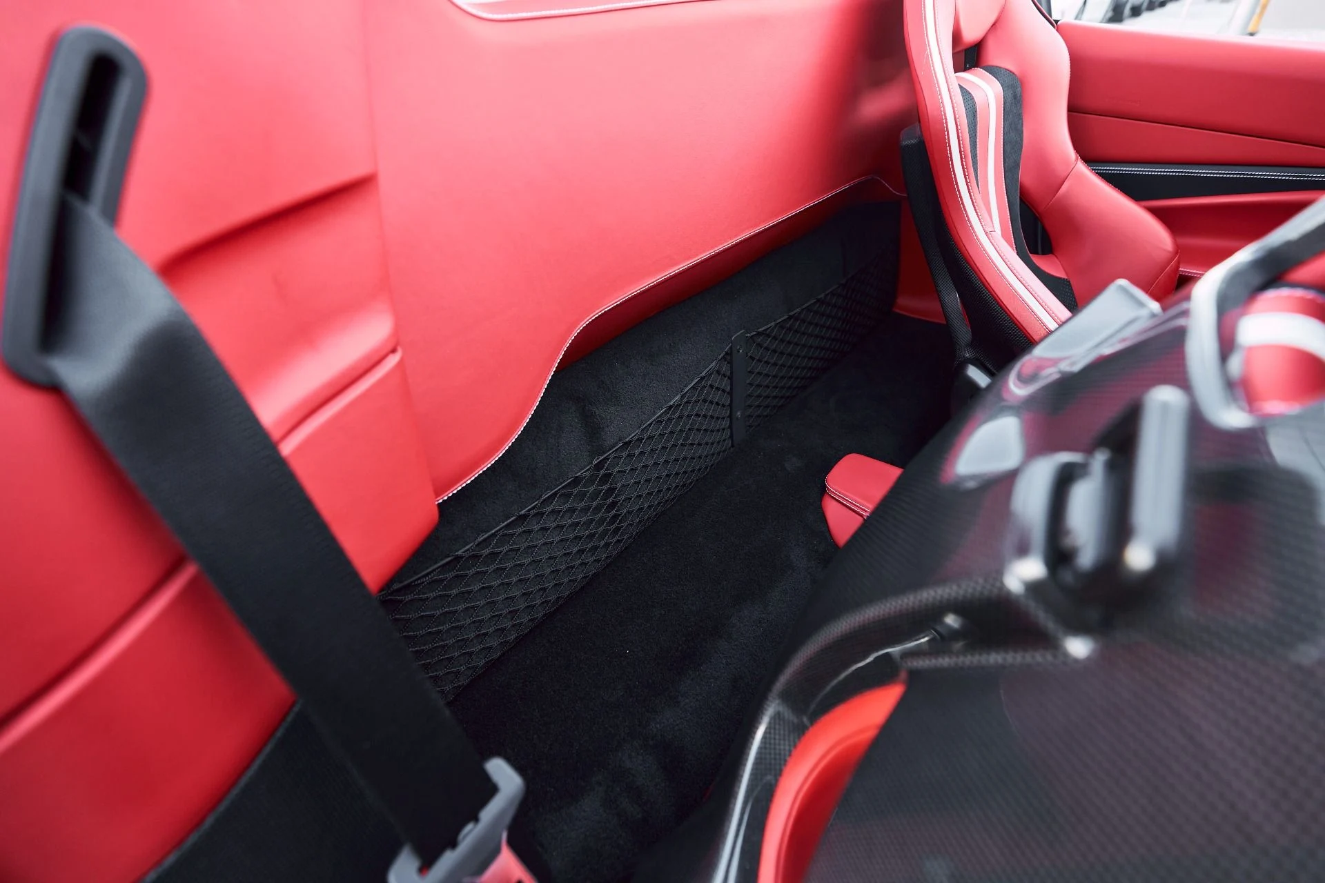 mph041_1750403738_Used_2021_Ferrari_F8_Spider_Base_1763084346_9adfa94b18