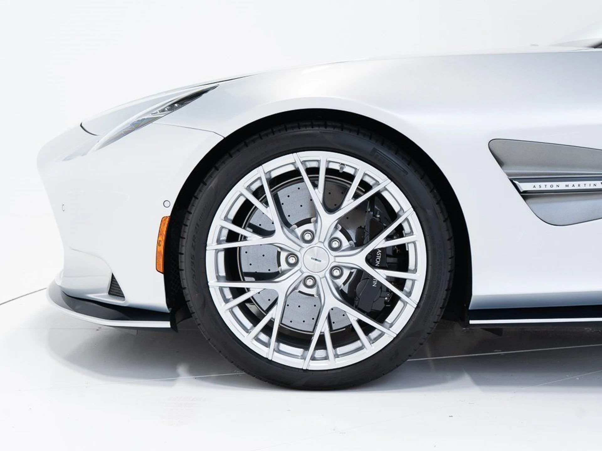 mph041_1758101372_7a7b76de0fddd5b0d8fdbbcfefac7f95_51840f6eed