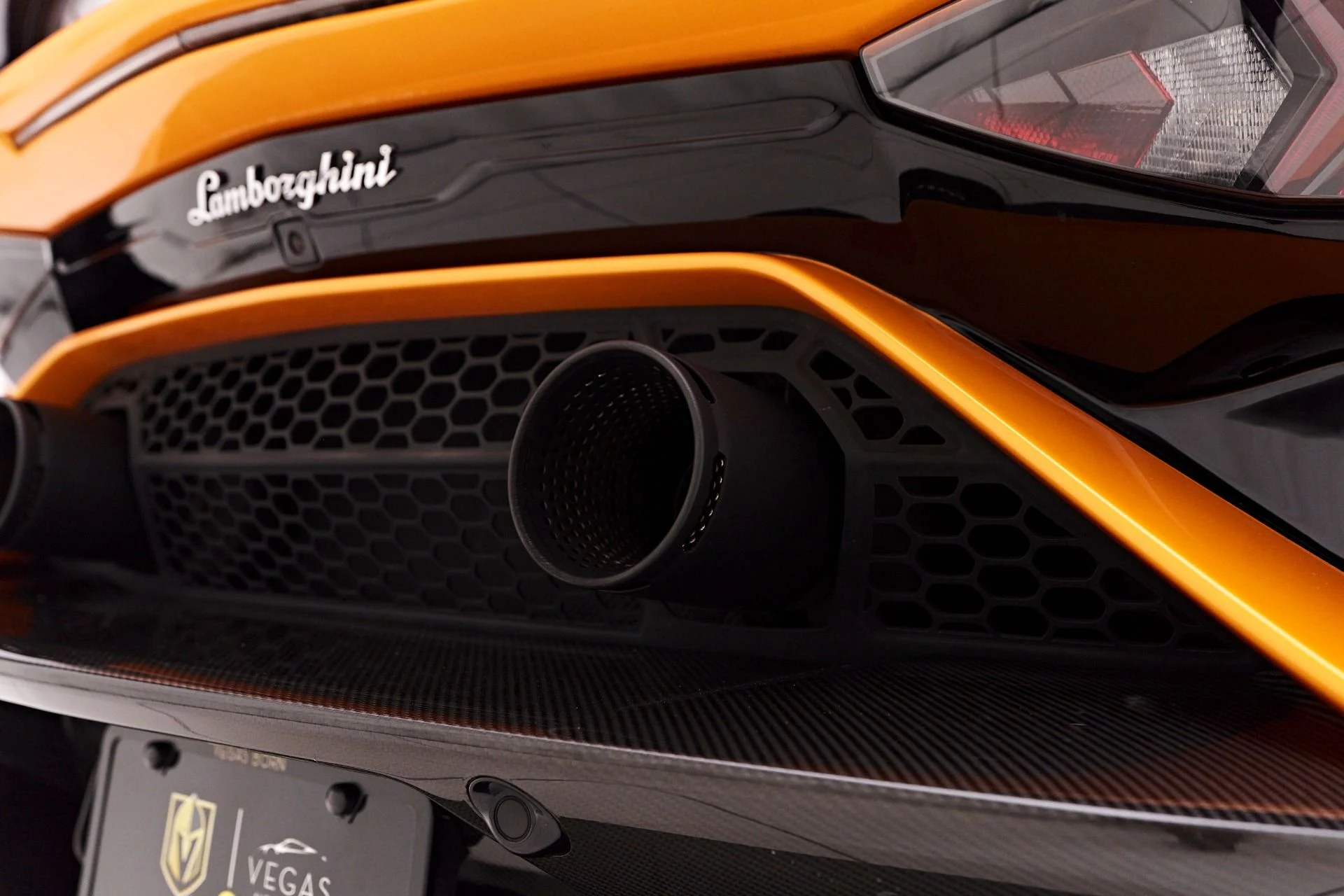 mph041_1759651683_Used_2021_Lamborghini_Aventador_SVJ_Base_1755224573_299fcfca0c