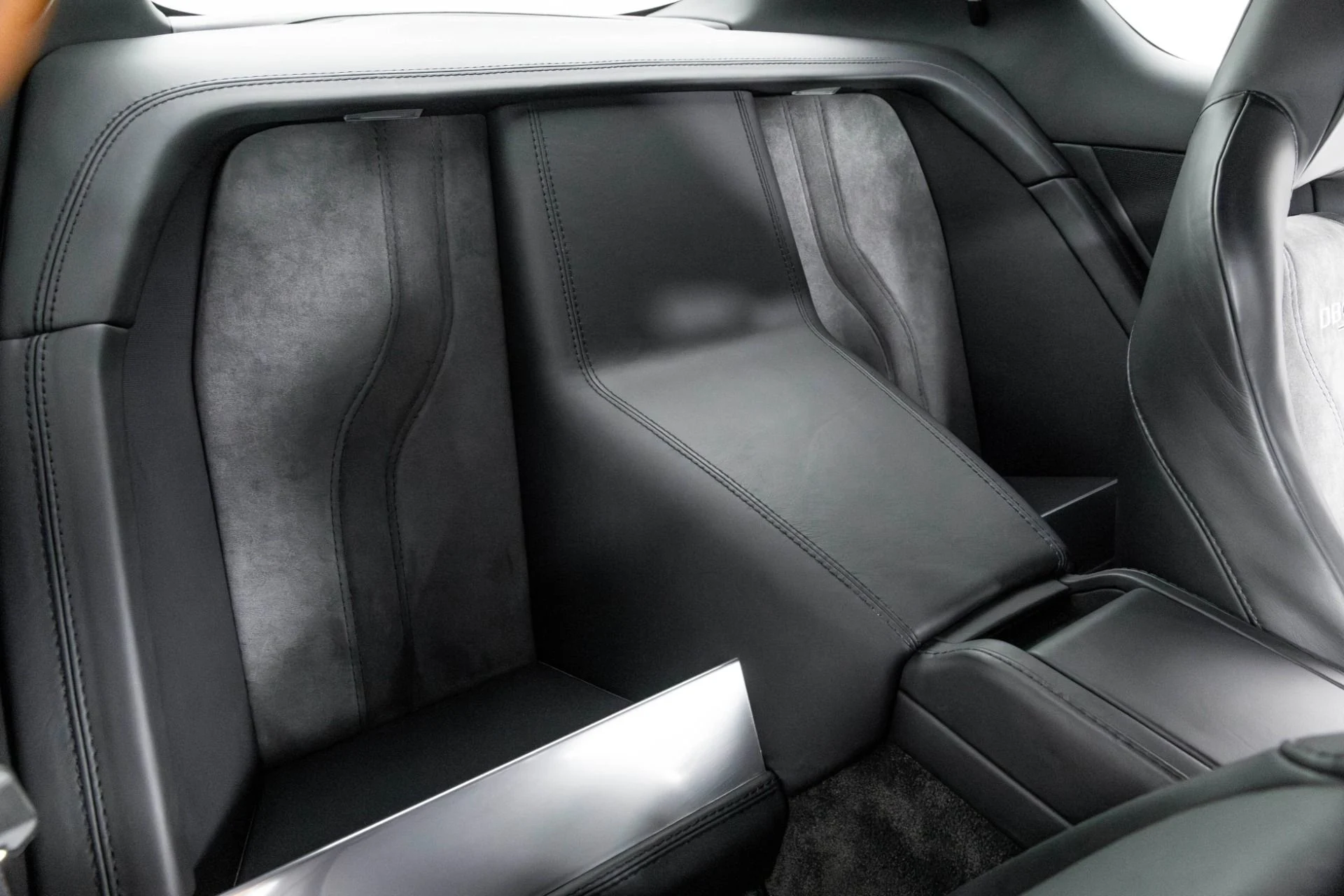 mph041_1770799345_Used_2009_Aston_Martin_DBS_1763602392_326571e016