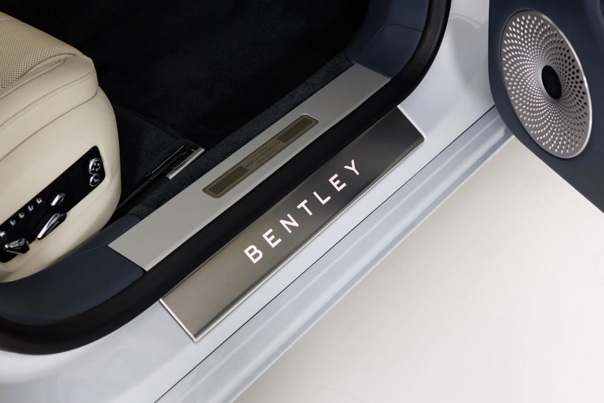 mph041_1777466364_Used_2020_Bentley_Flying_Spur_W12_1776899558_5a9648e8cb