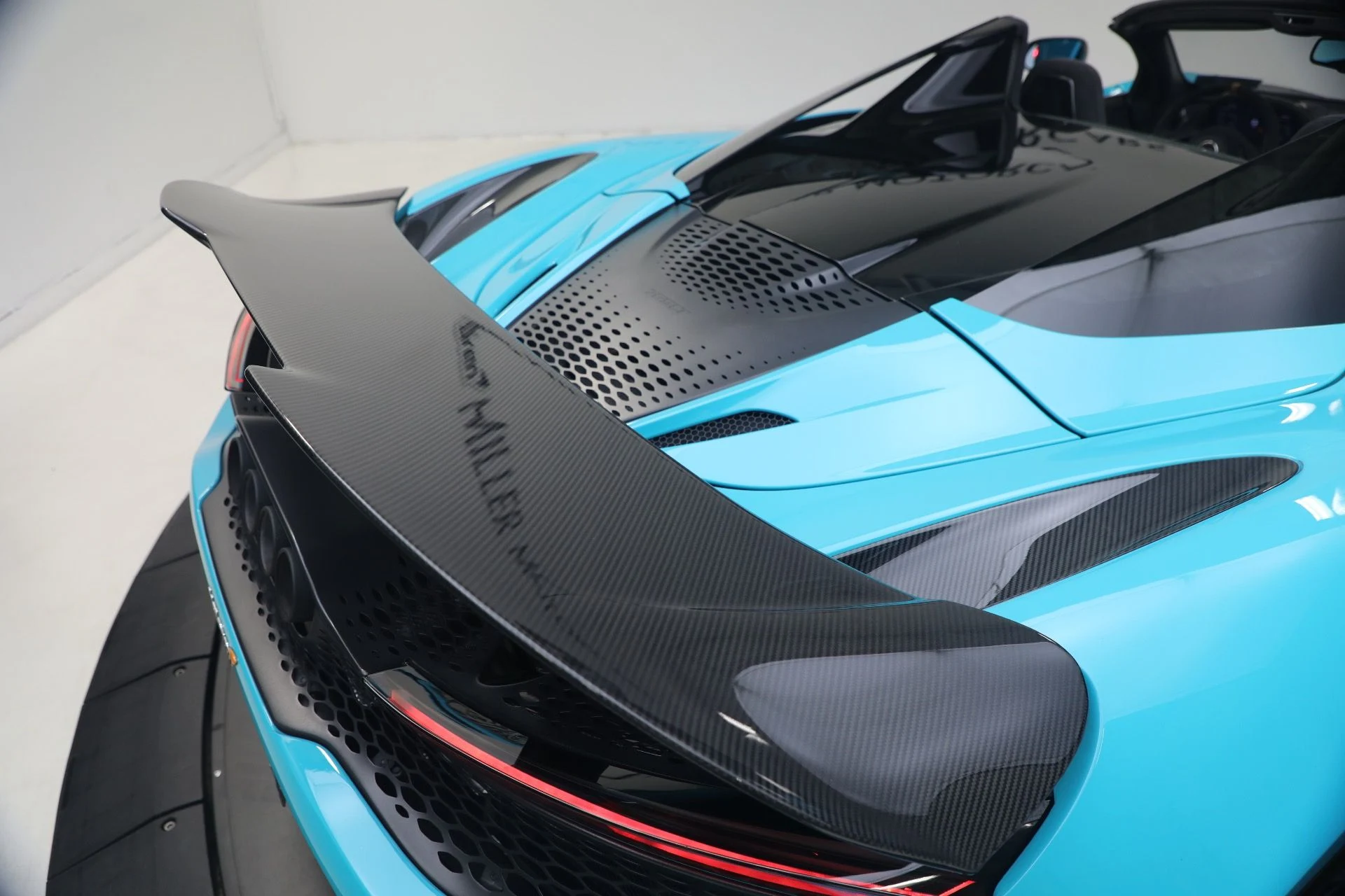 mph041_1788059998_Used_2022_Mc_Laren_765_LT_Spider_704bee0971