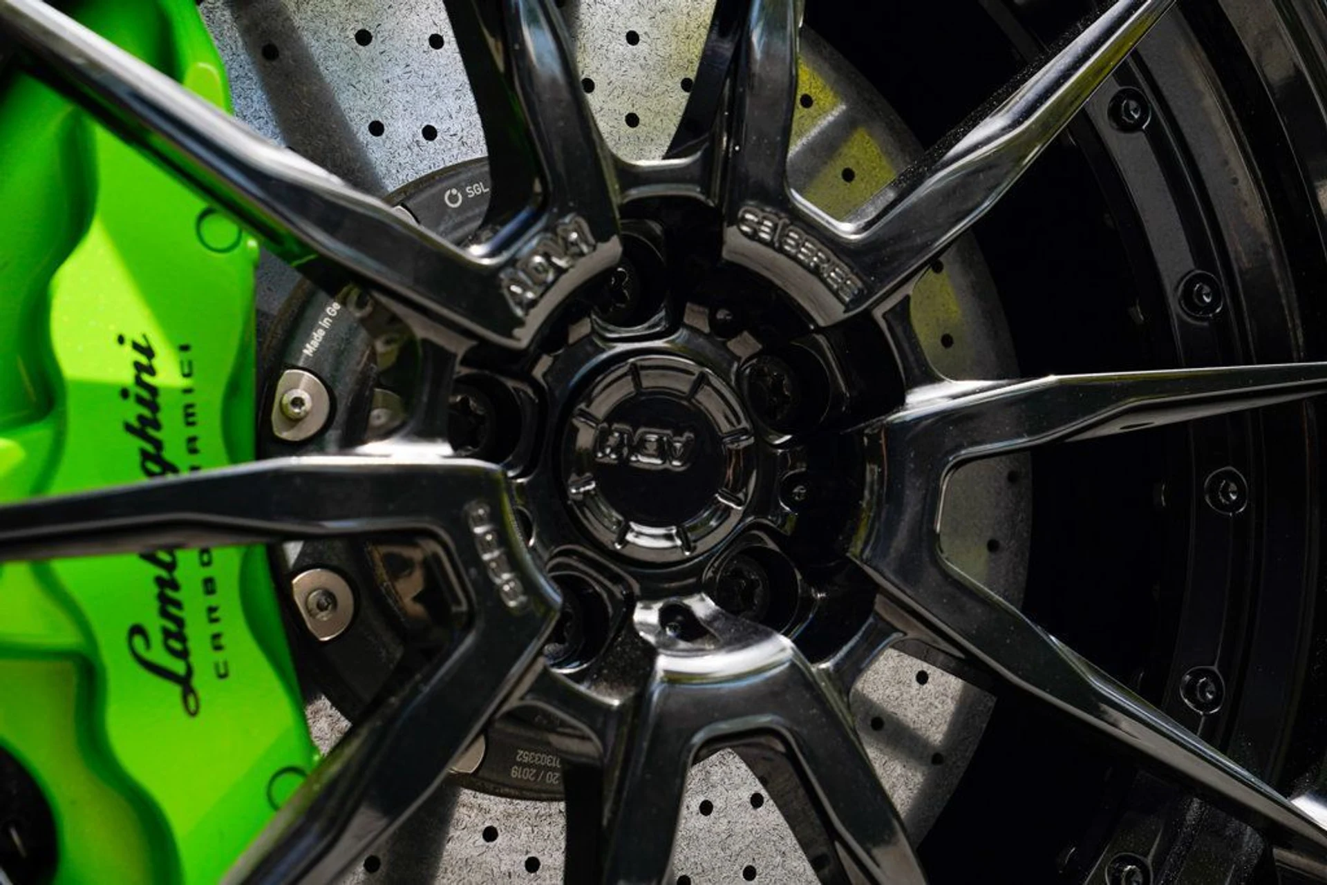 mph041_1793507732_used_2020_lamborghini_huracan_evo_coupeawd_14354_22890839_42_1024_1f4230ba1a