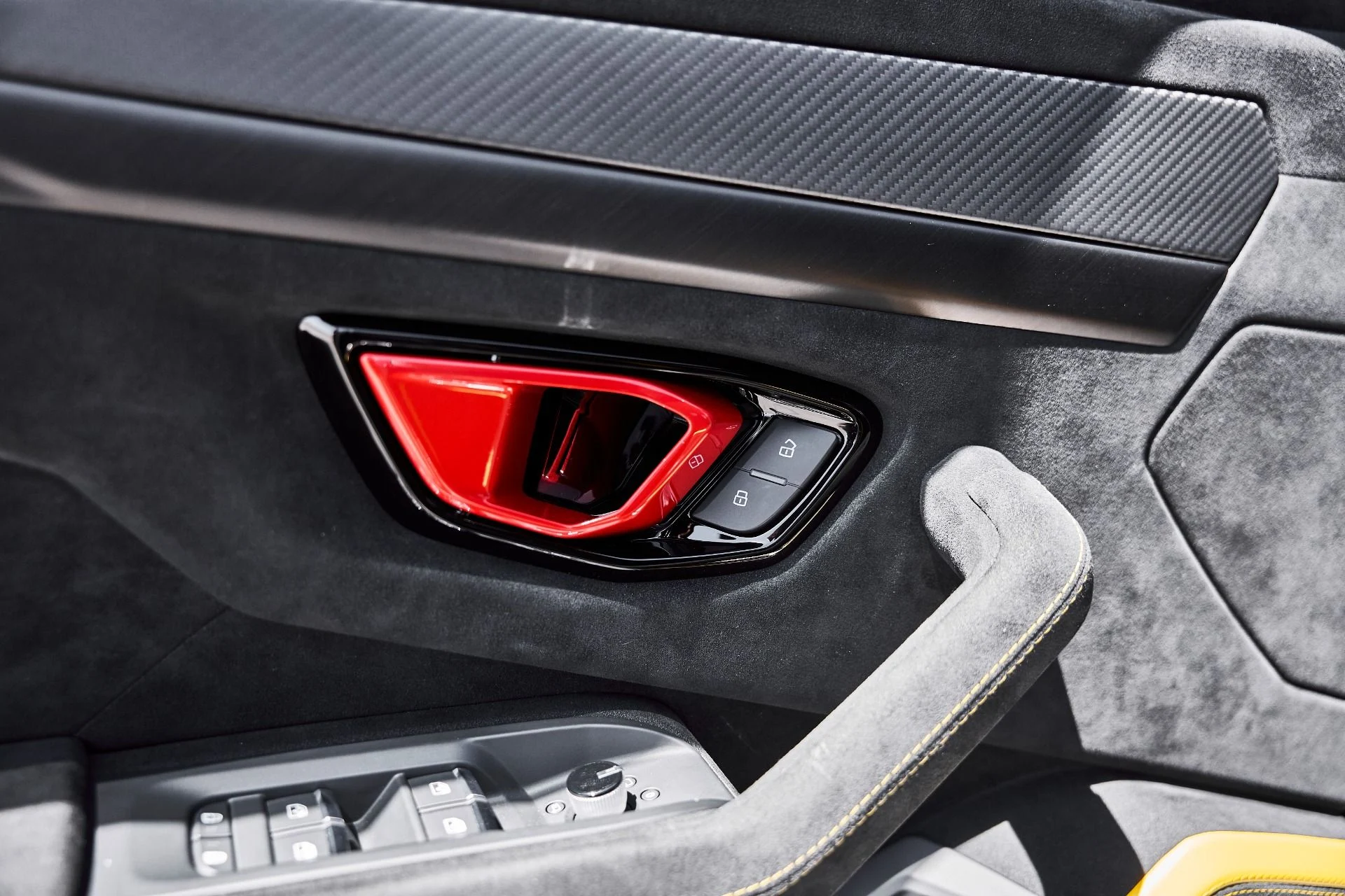 mph041_1798402935_Used_2024_Lamborghini_Urus_Performante_1778117018_440314d94e