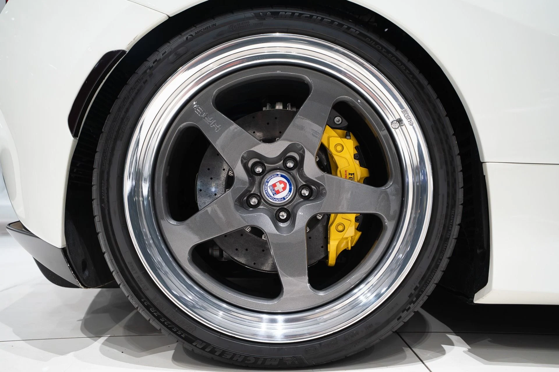 mph041_1805871032_12549_p42_l_c4a93e6467