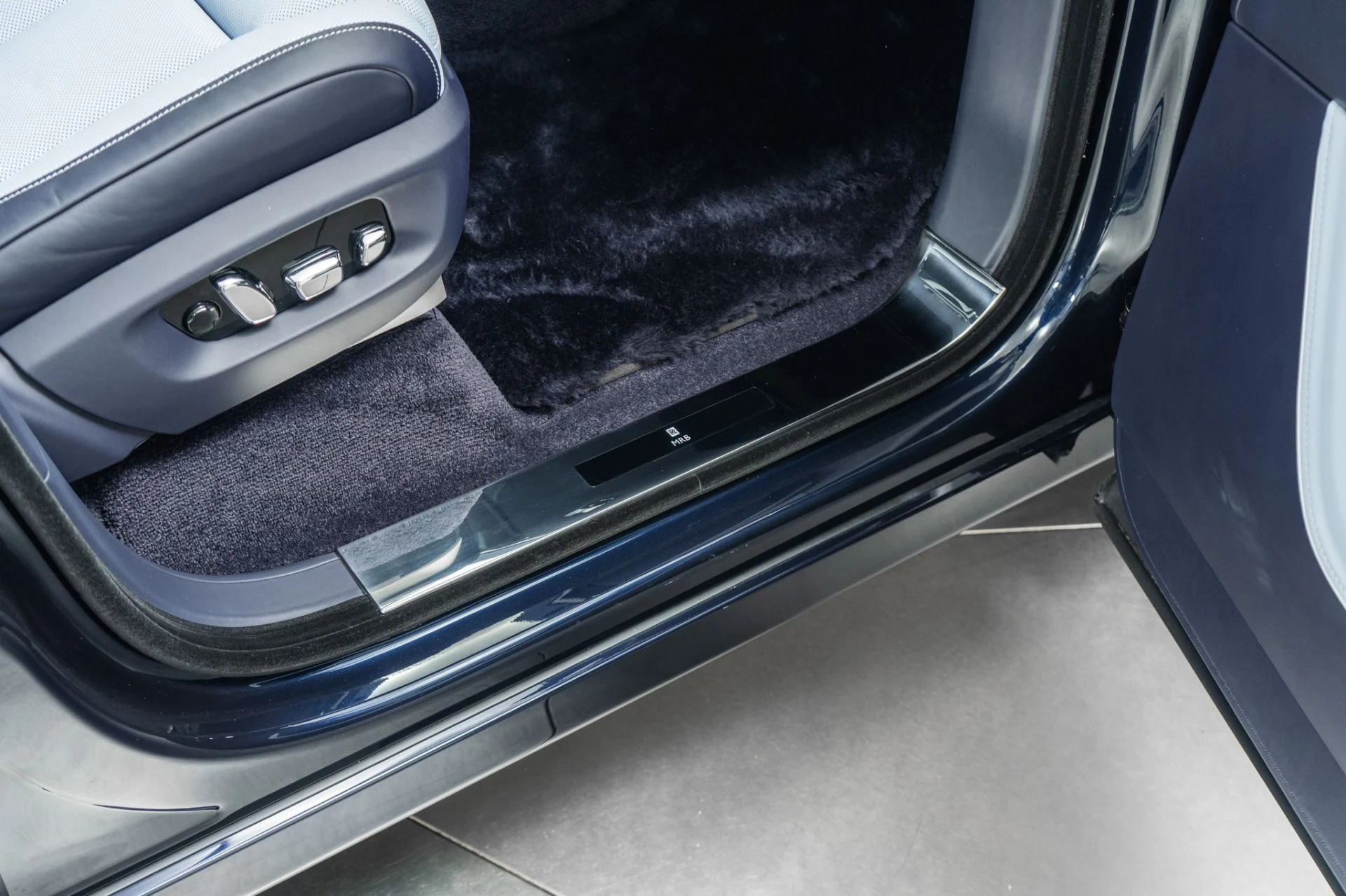 mph041_180762026_Used_2025_Rolls_Royce_Cullinan_Black_Badge_345_Miles_611_K_MSRP_Gorgeous_Interior_1783451197_f19626544f
