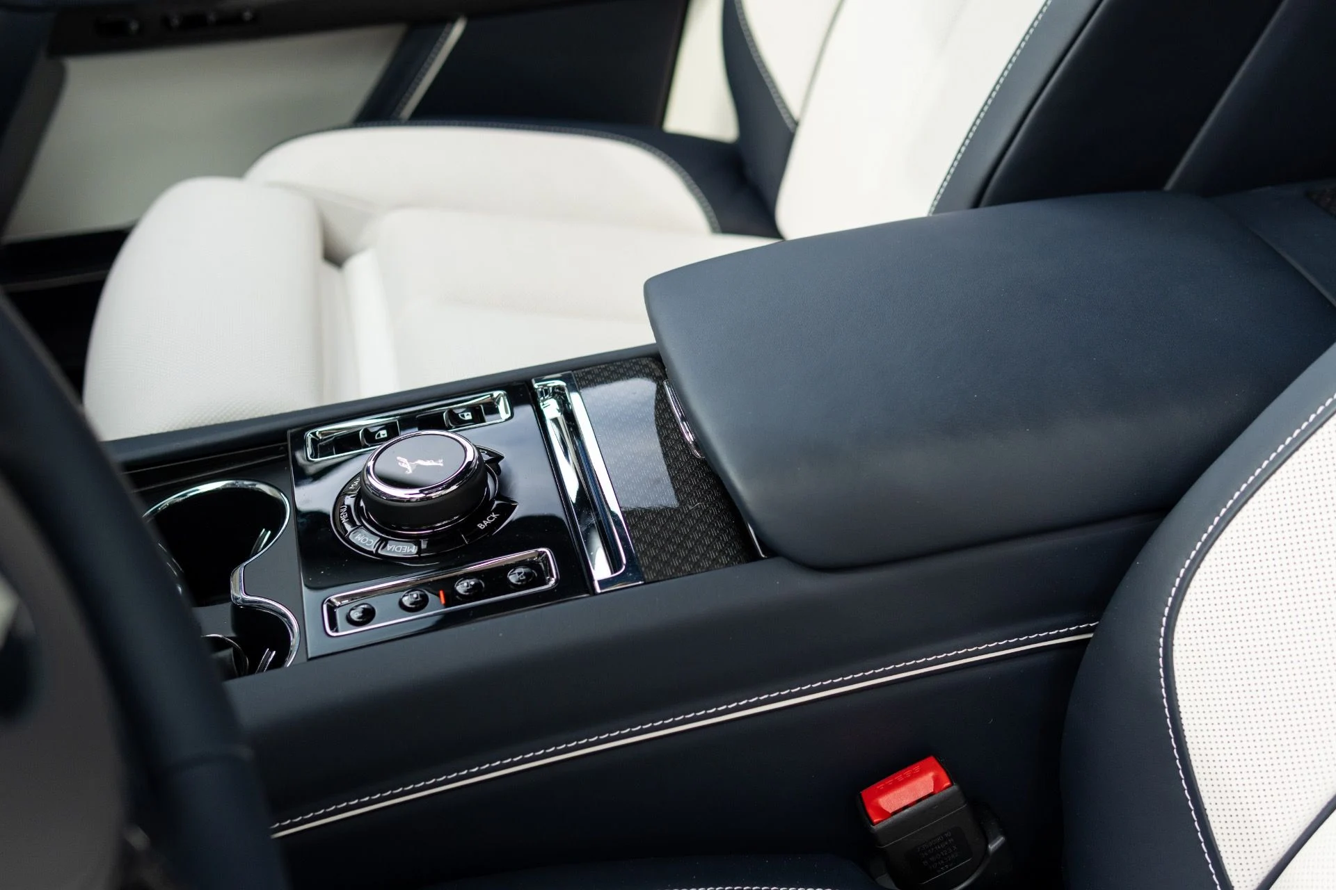 mph041_1808658210_Used_2023_Rolls_Royce_Black_Badge_Ghost_1765569637_14e67f3ded